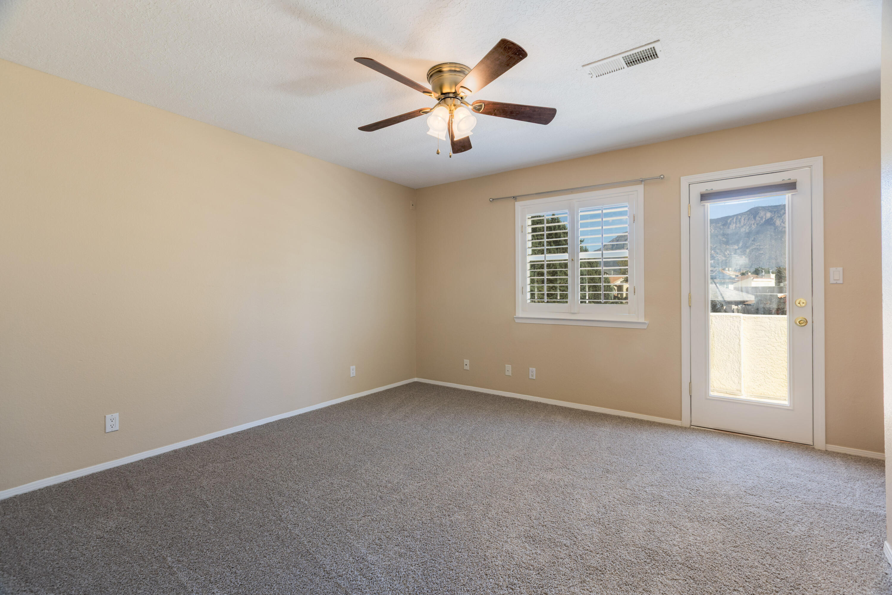 Photo 18 — 7901 Rosas Court NE