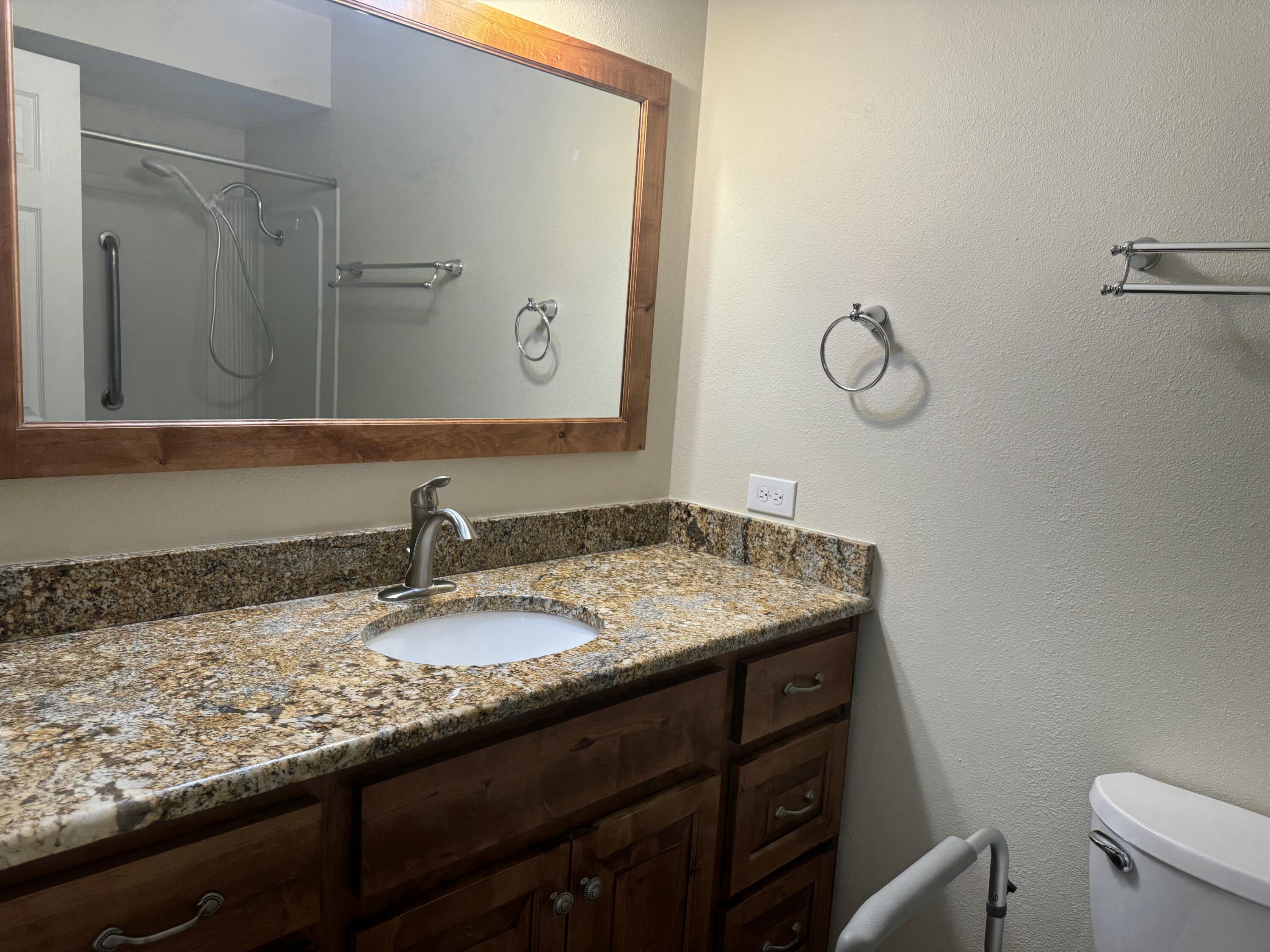 Photo 19 — 1405 Marron Circle NE