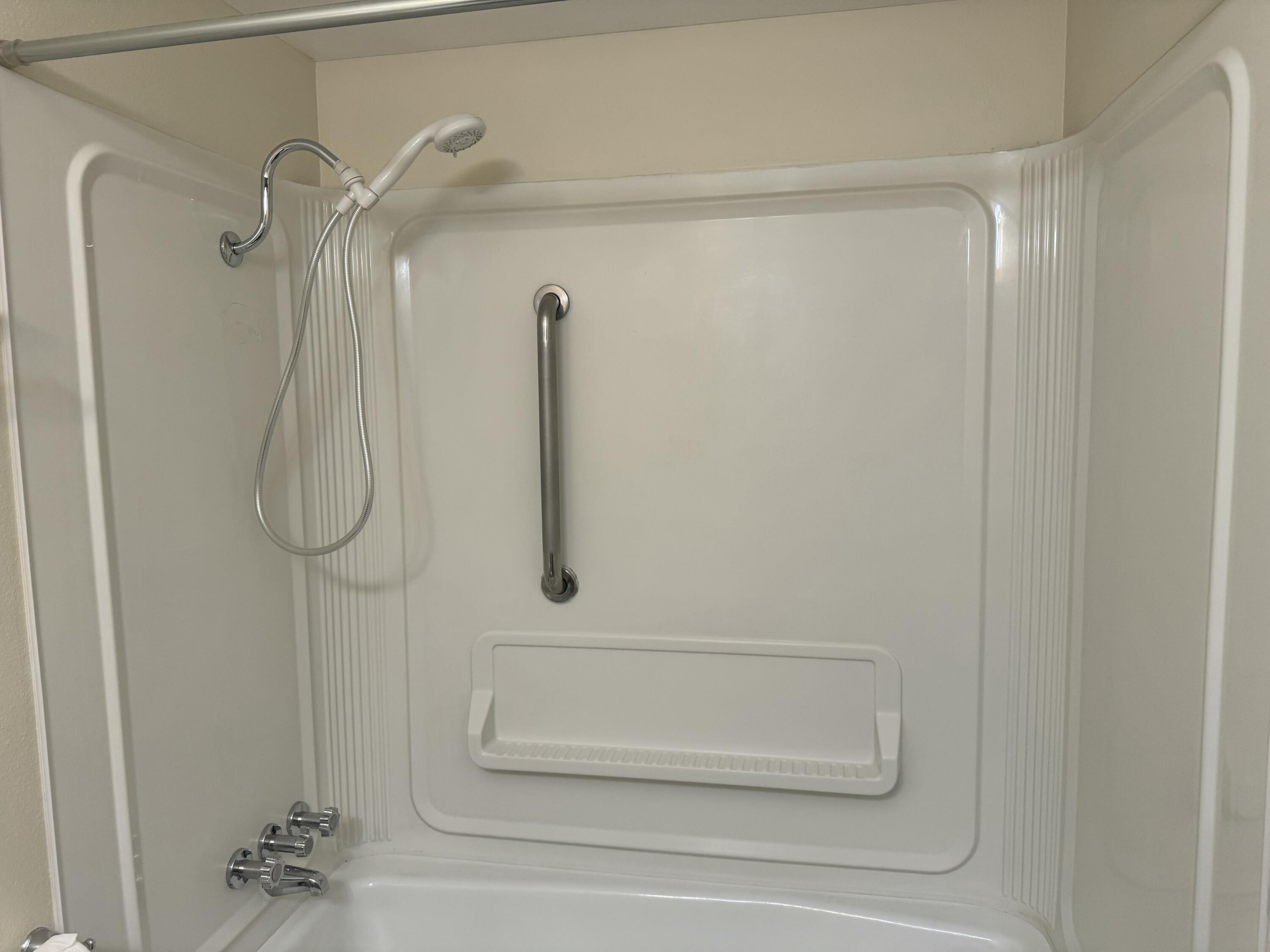 Photo 18 — 1405 Marron Circle NE