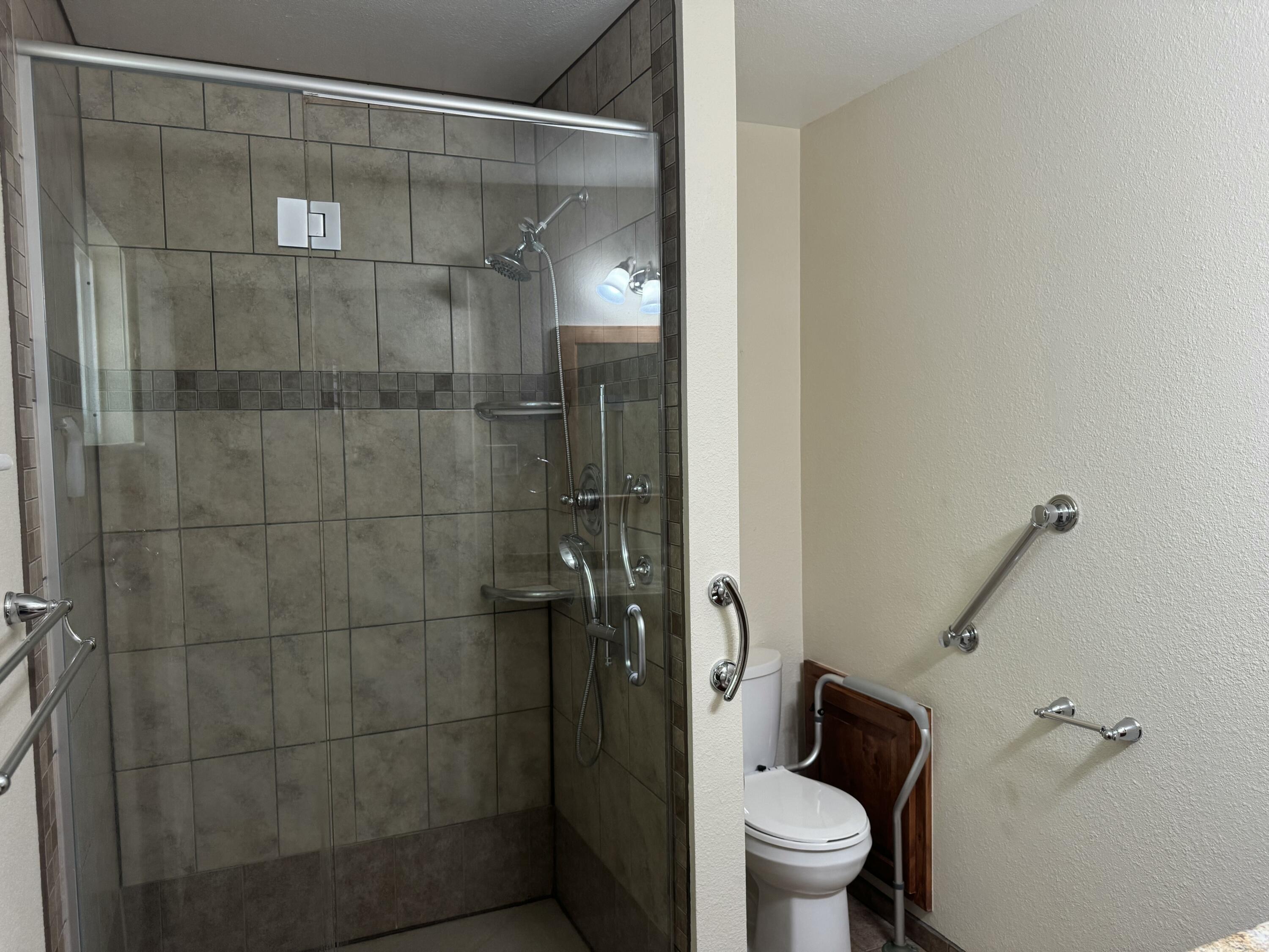 Photo 14 — 1405 Marron Circle NE