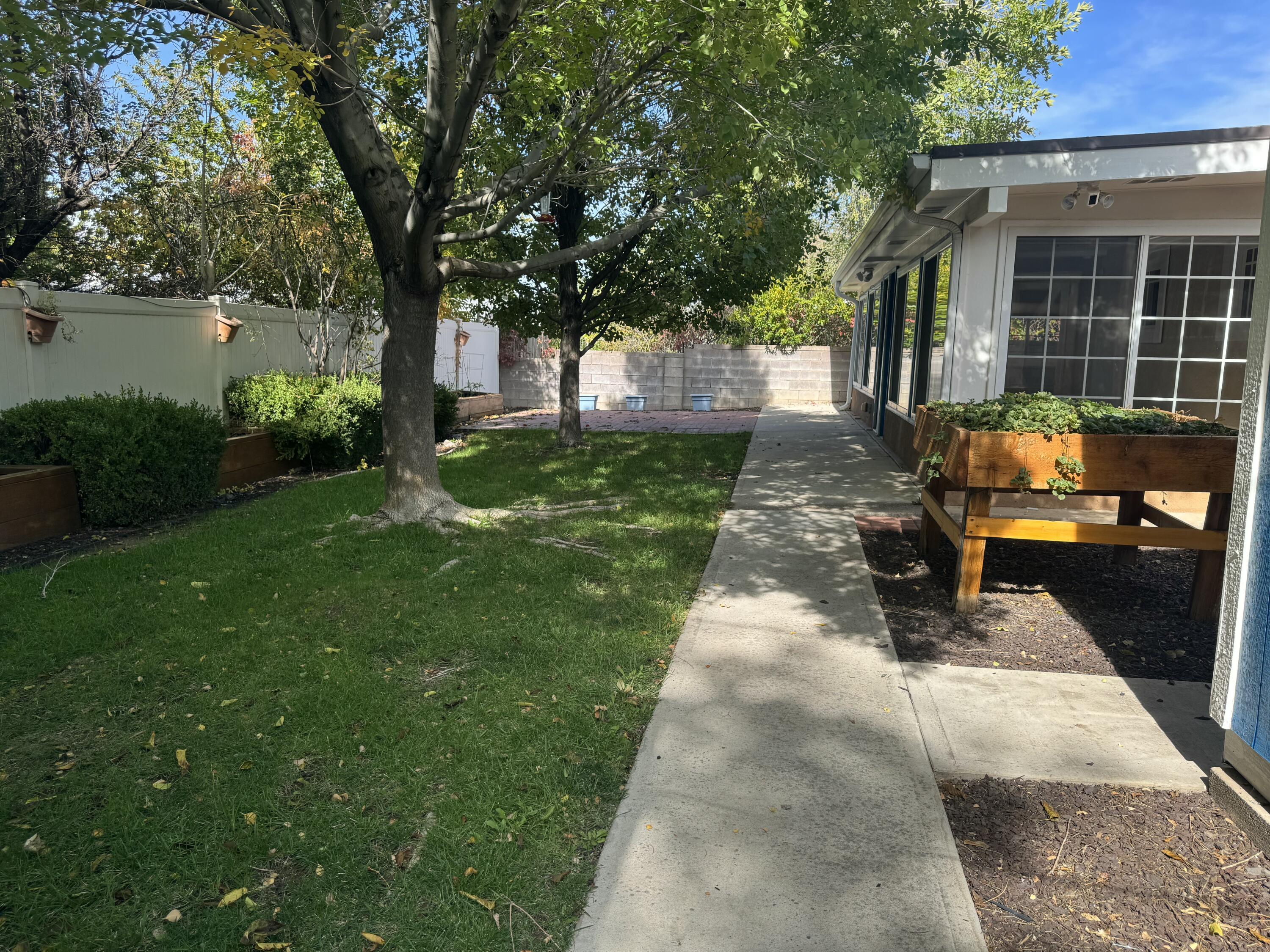 Photo 9 — 1405 Marron Circle NE