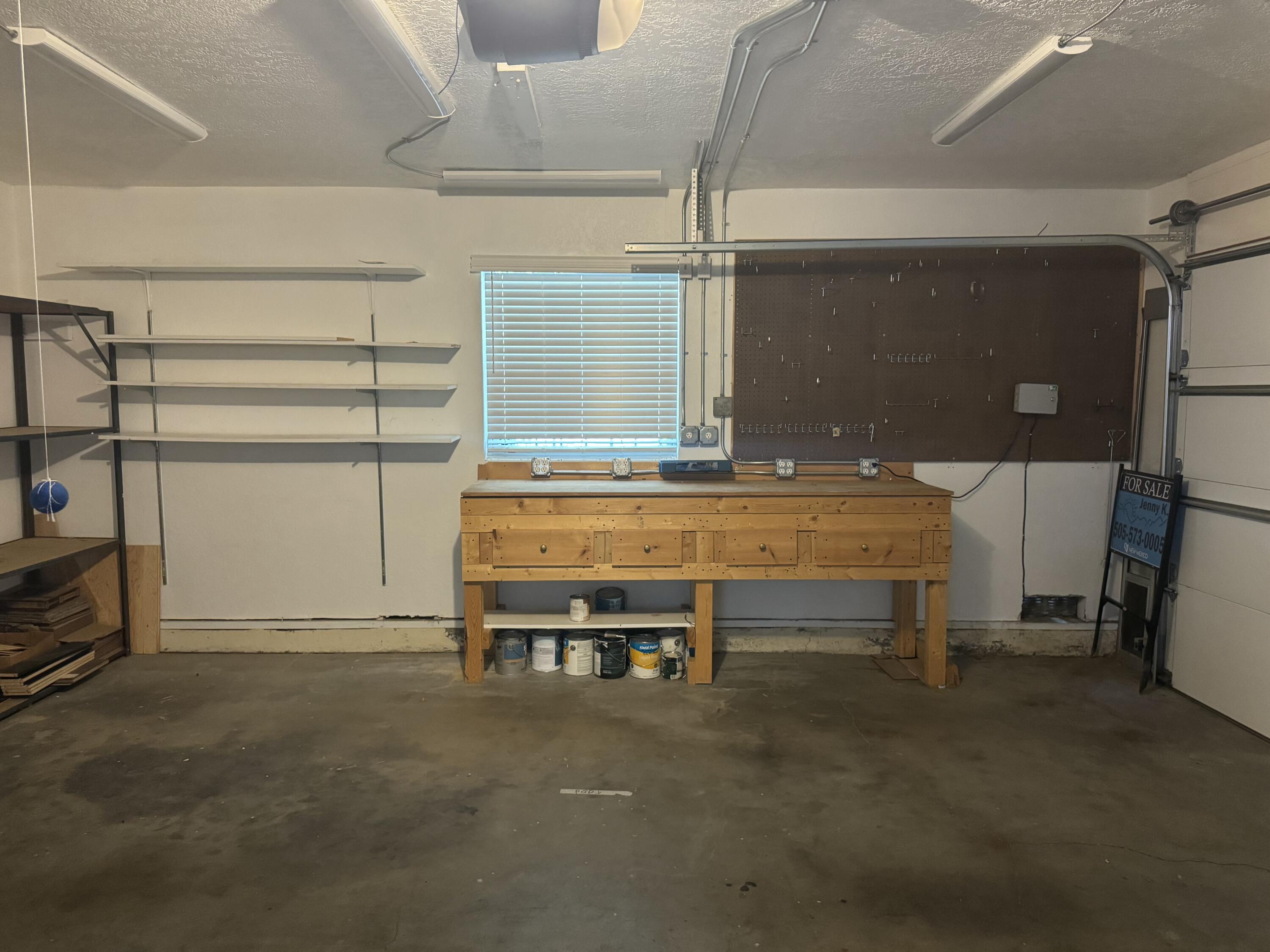 Photo 2 — 1405 Marron Circle NE