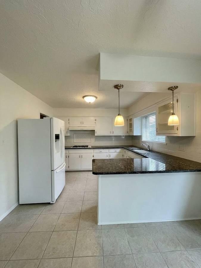 Photo 10 — 8920 Gutierrez Road NE