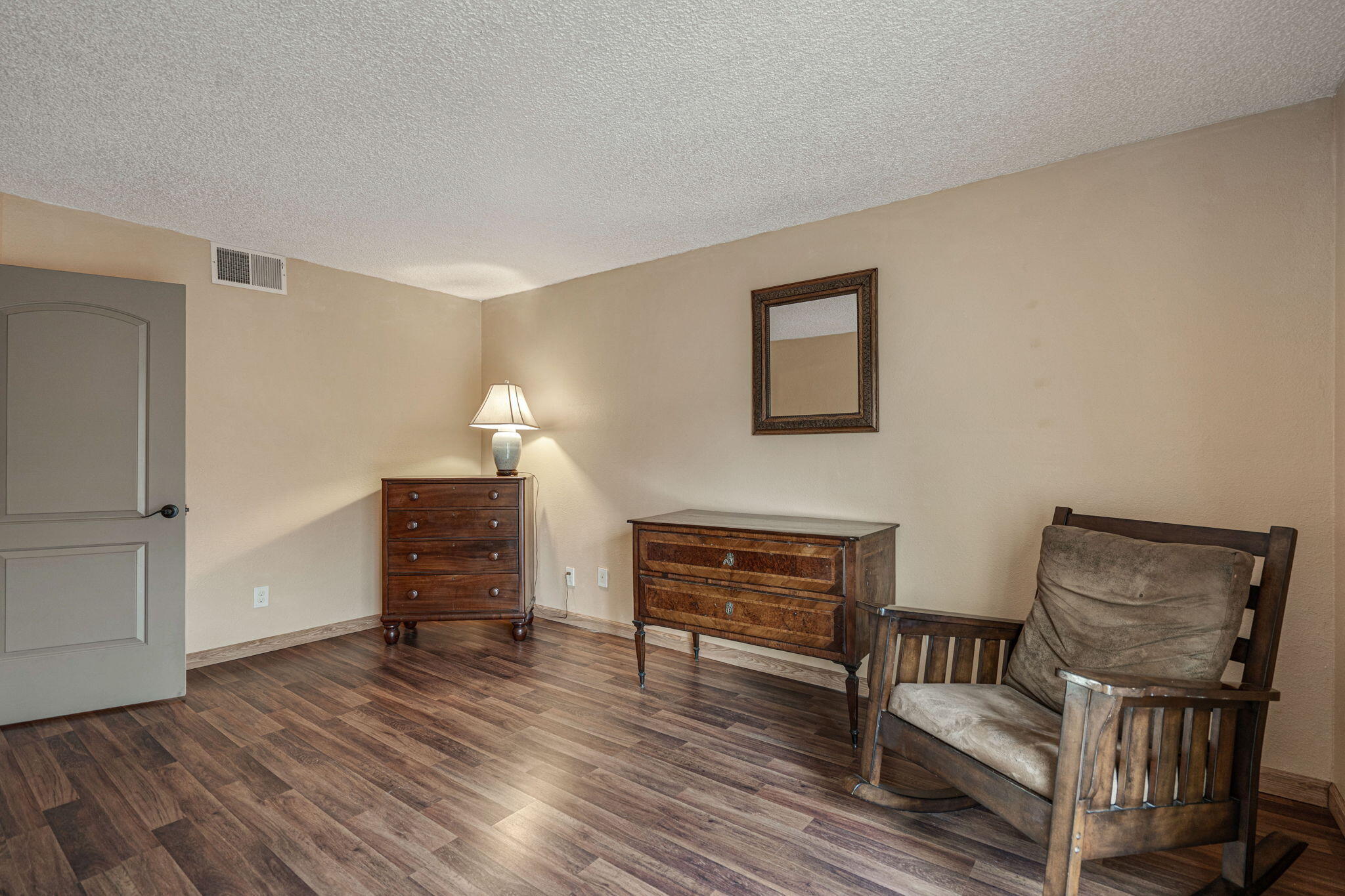 Photo 11 — 3281 Esplanade Circle SE