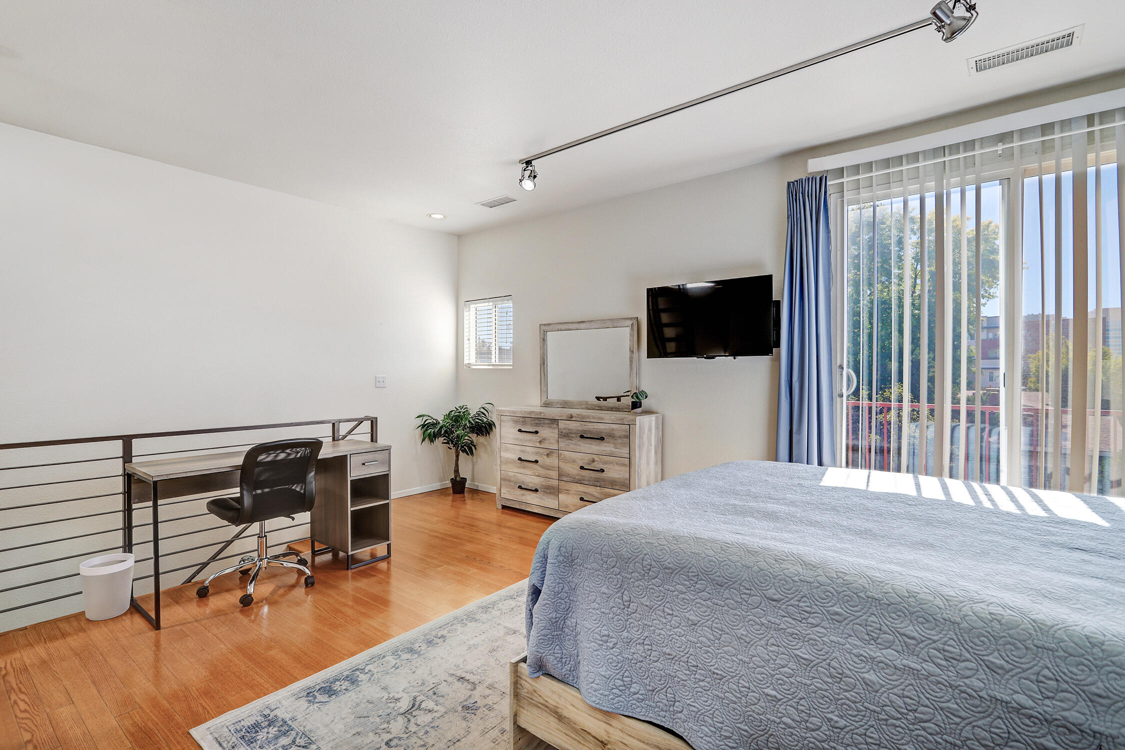 Photo 12 — 1101 Dr Martin Luther King Jr Avenue NE APT 3