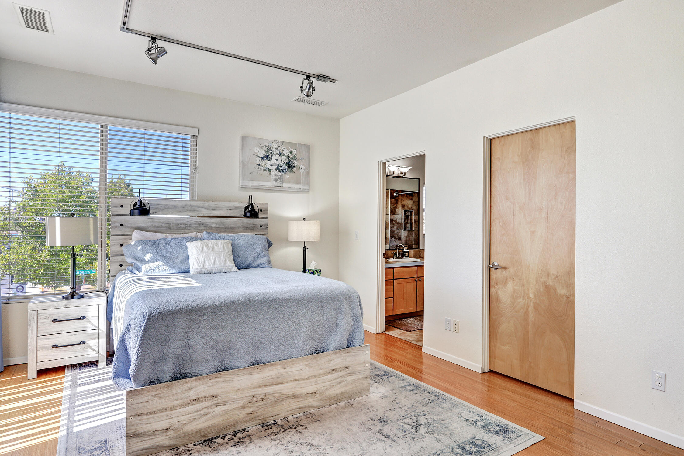 Photo 11 — 1101 Dr Martin Luther King Jr Avenue NE APT 3