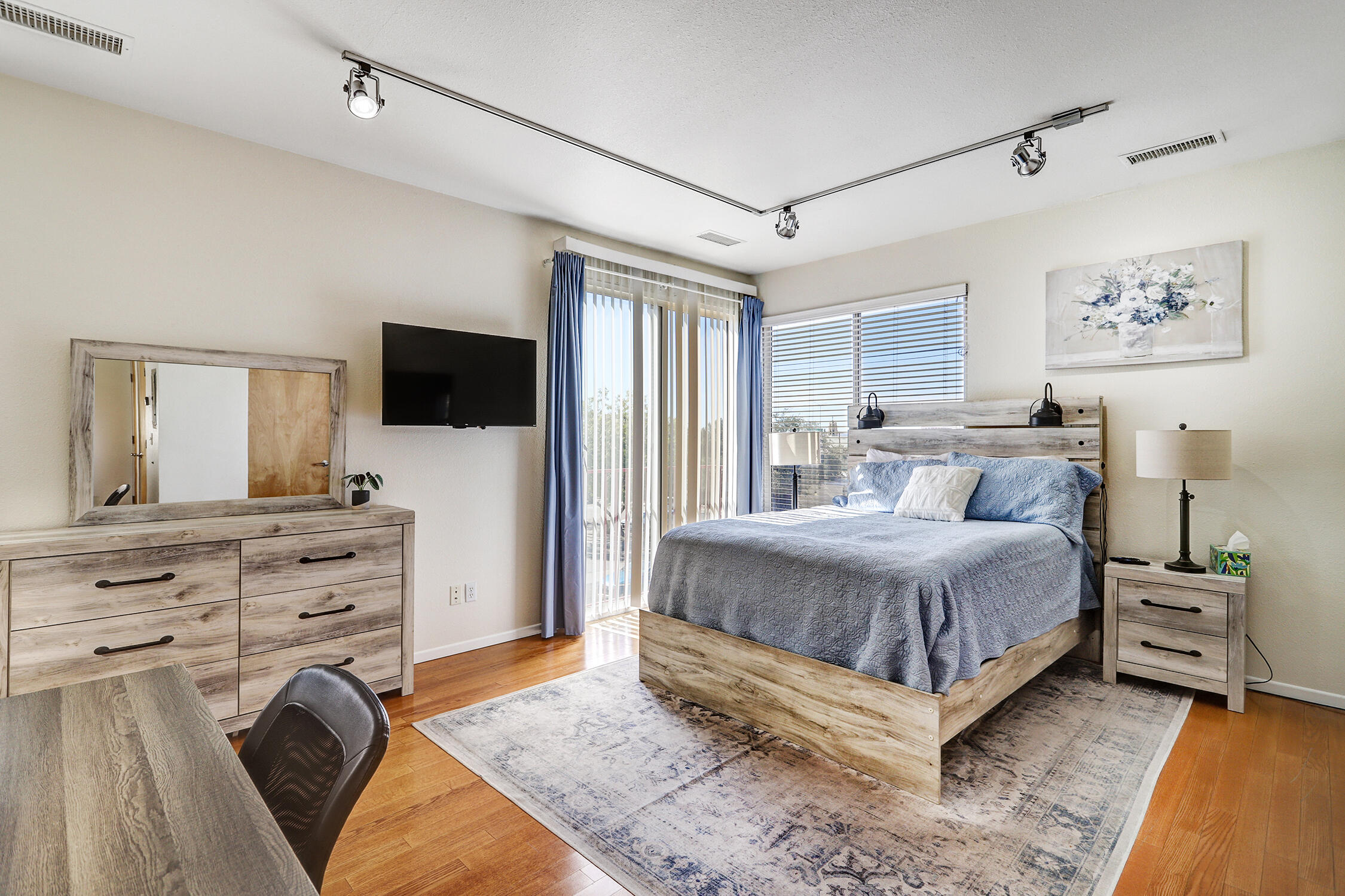 Photo 10 — 1101 Dr Martin Luther King Jr Avenue NE APT 3