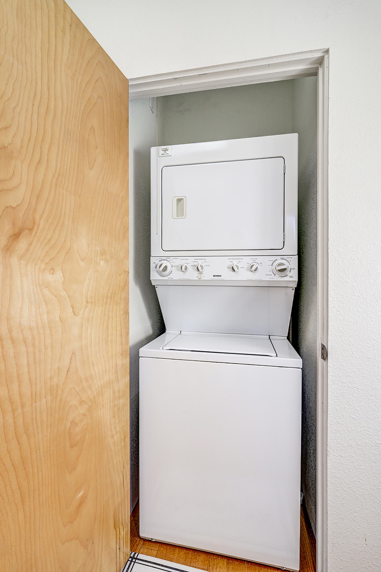 Photo 6 — 1101 Dr Martin Luther King Jr Avenue NE APT 3