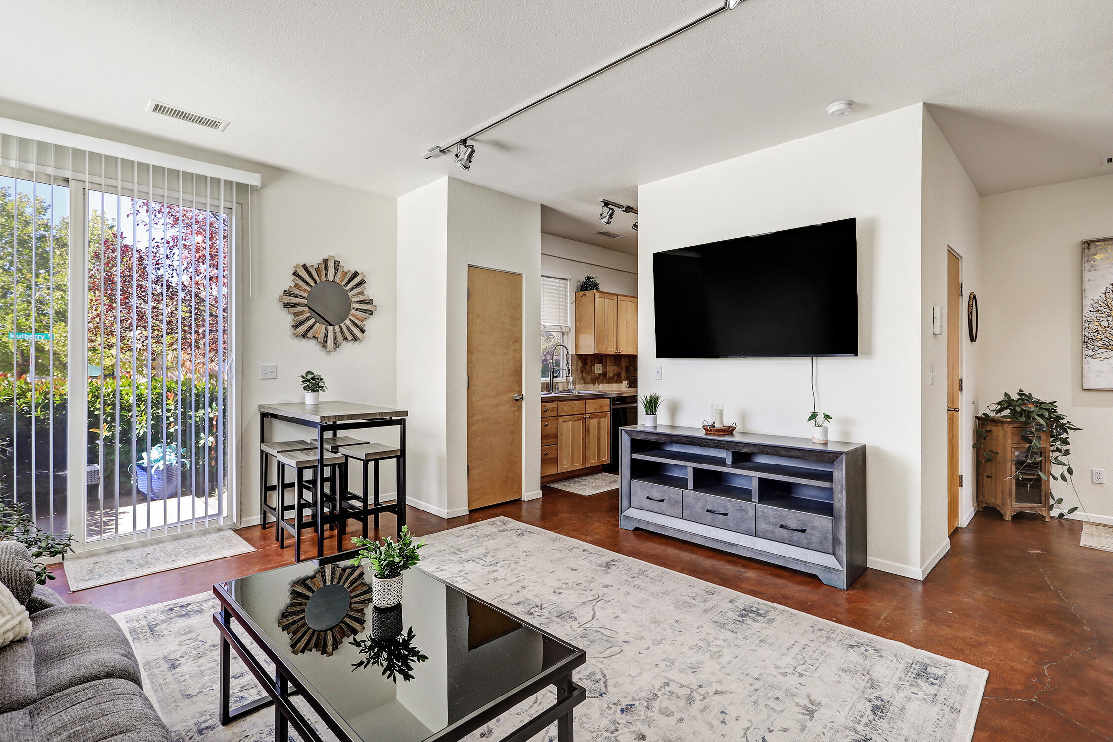 Photo 19 — 1101 Dr Martin Luther King Jr Avenue NE APT 3