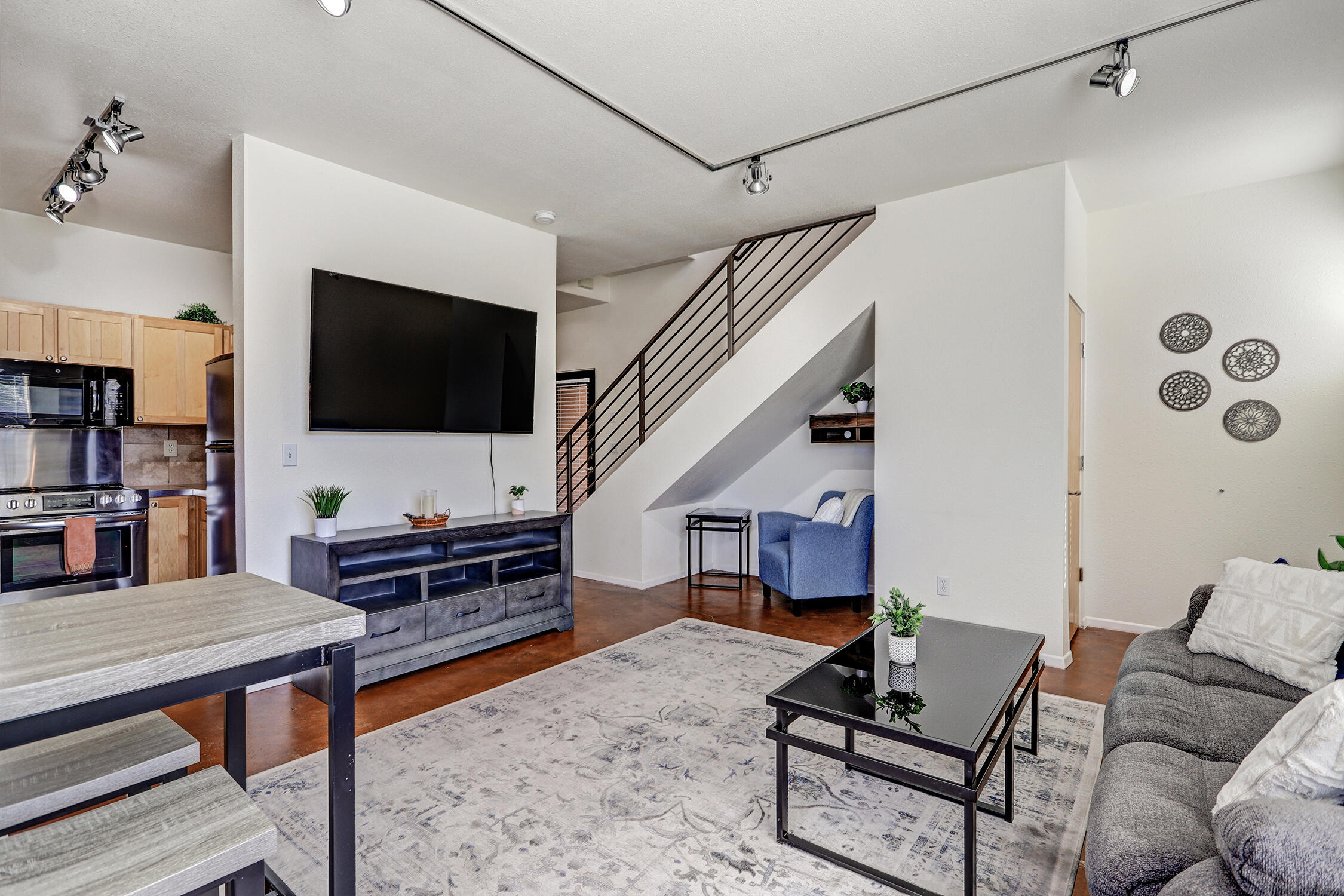 Photo 15 — 1101 Dr Martin Luther King Jr Avenue NE APT 3
