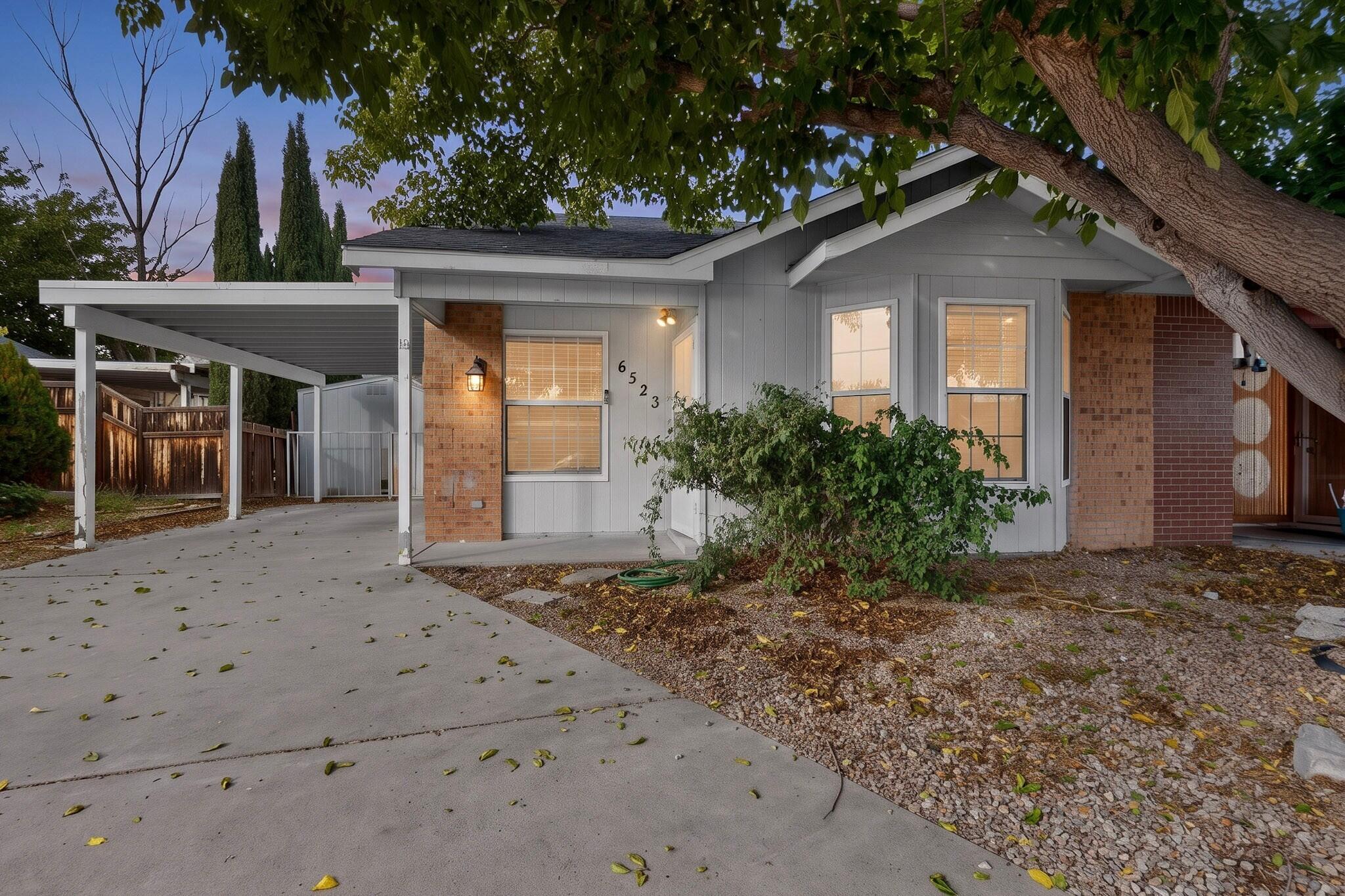 6523 Azuelo Avenue NW