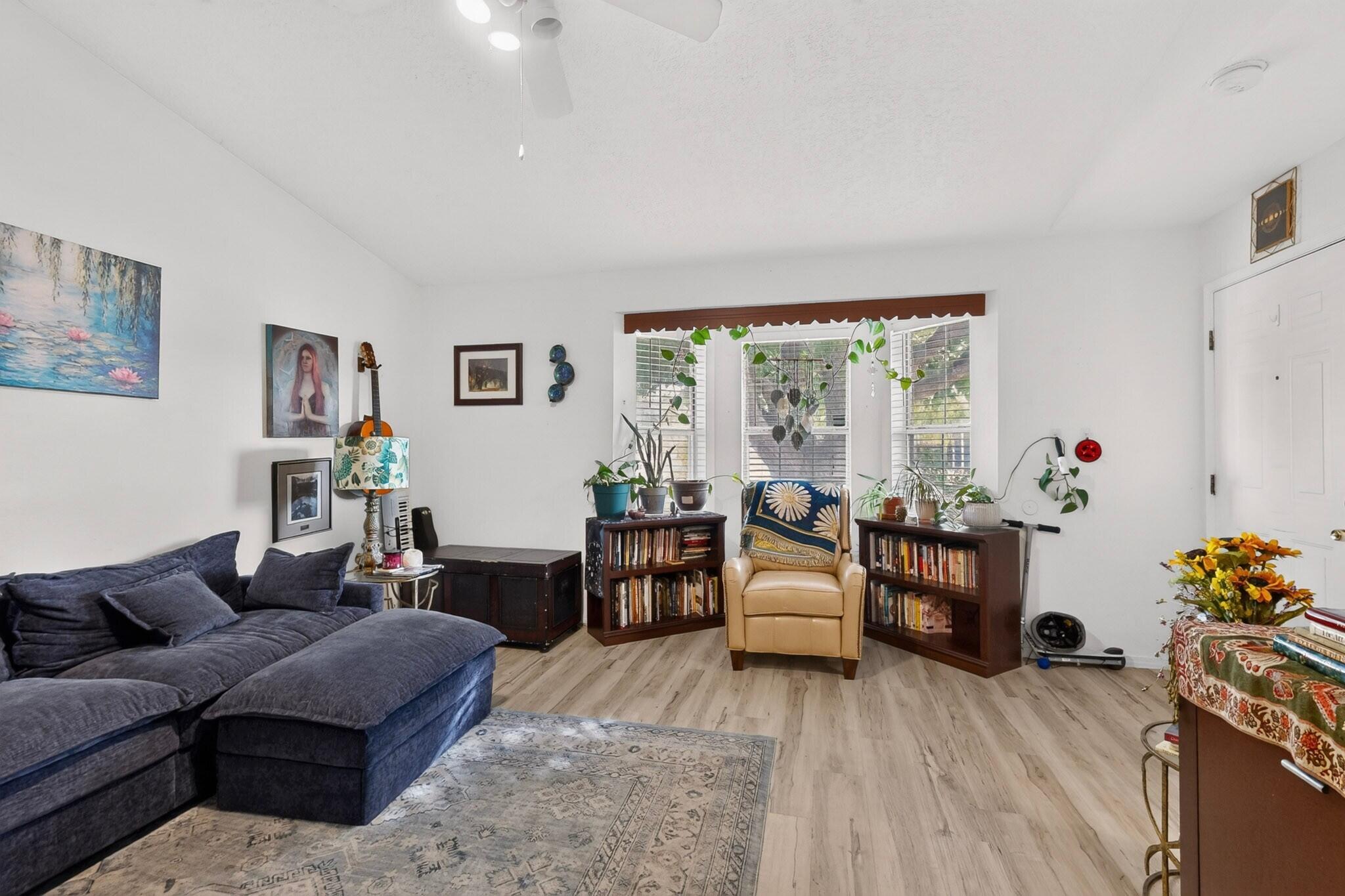 Photo 16 — 6523 Azuelo Avenue NW