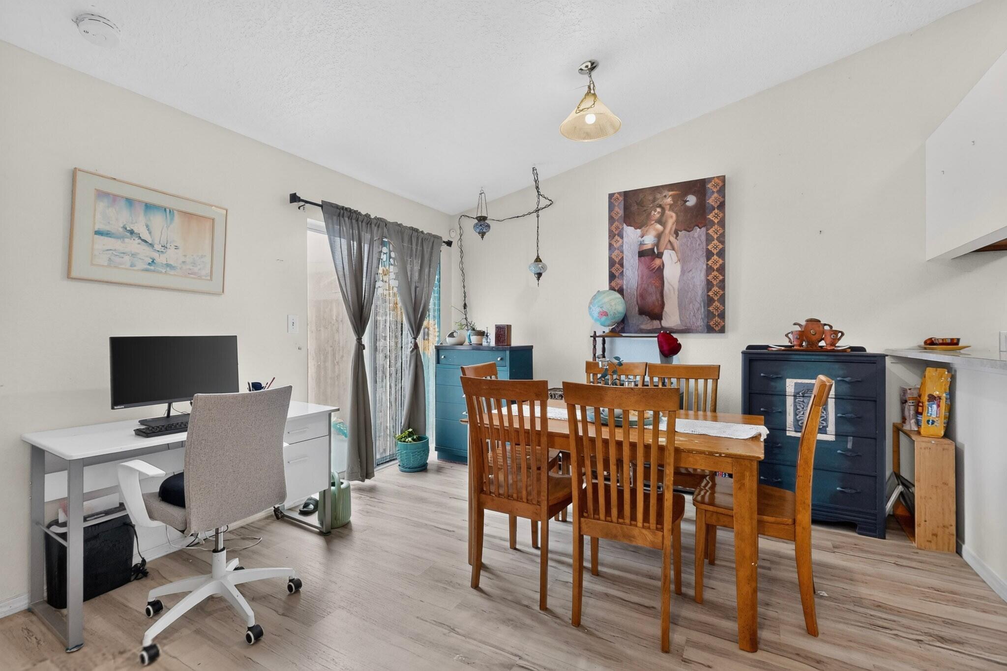 Photo 17 — 6523 Azuelo Avenue NW