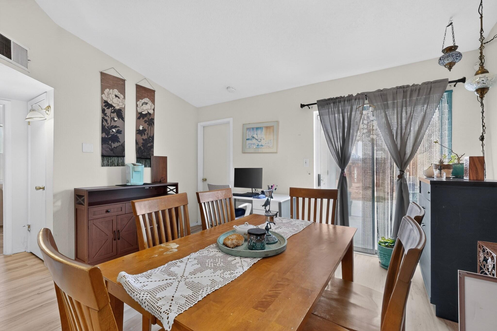 Photo 18 — 6523 Azuelo Avenue NW