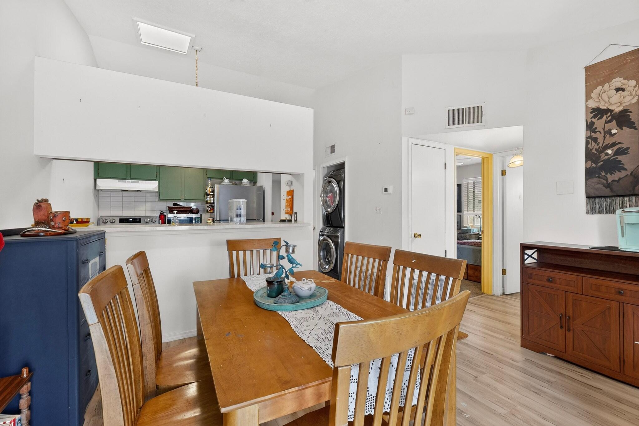 Photo 19 — 6523 Azuelo Avenue NW
