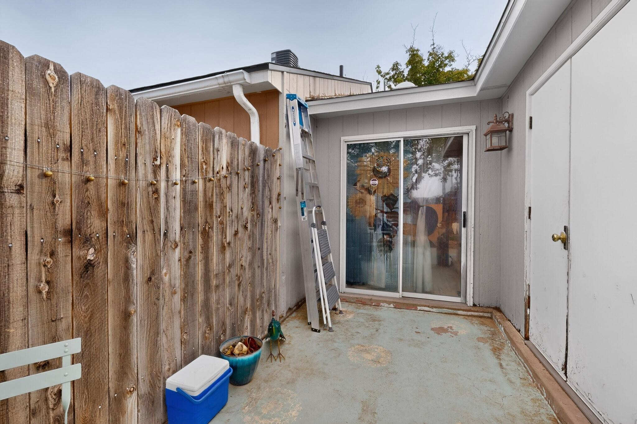 Photo 3 — 6523 Azuelo Avenue NW