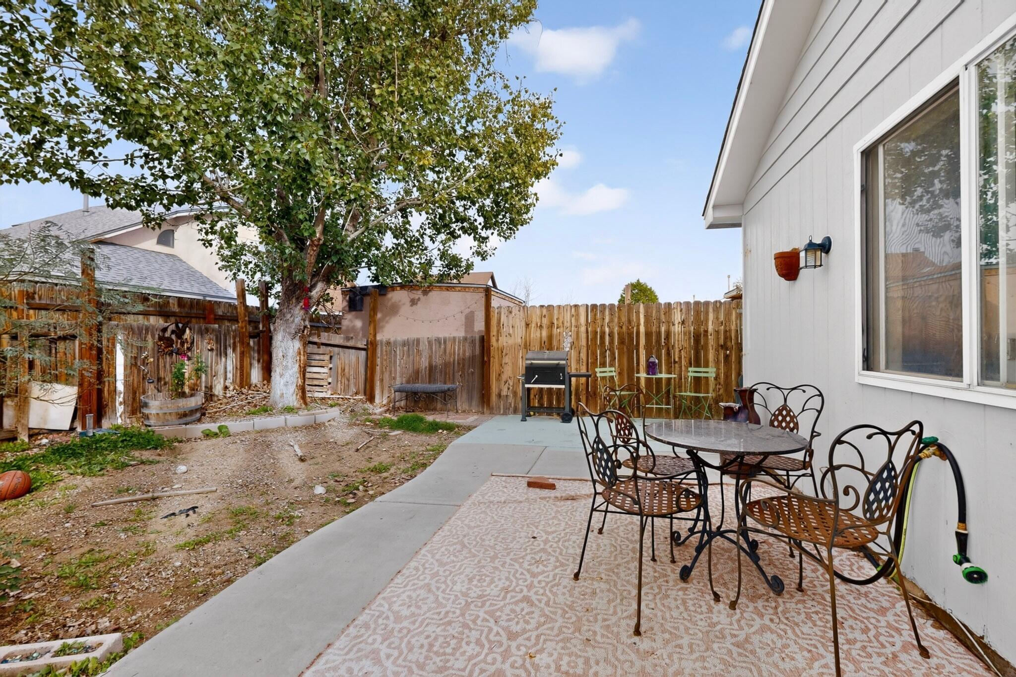 Photo 5 — 6523 Azuelo Avenue NW