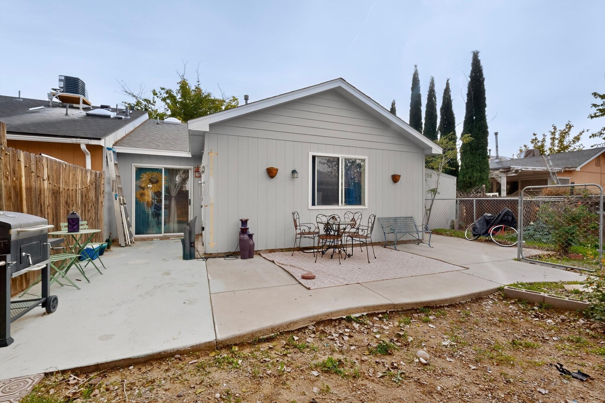 Photo 6 — 6523 Azuelo Avenue NW