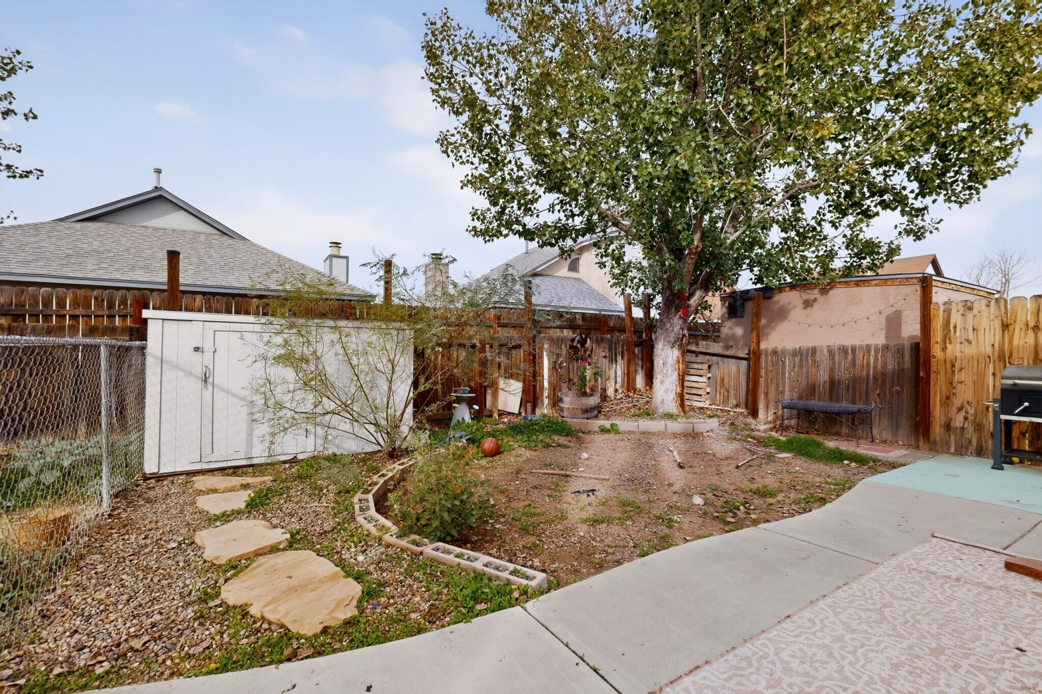 Photo 11 — 6523 Azuelo Avenue NW