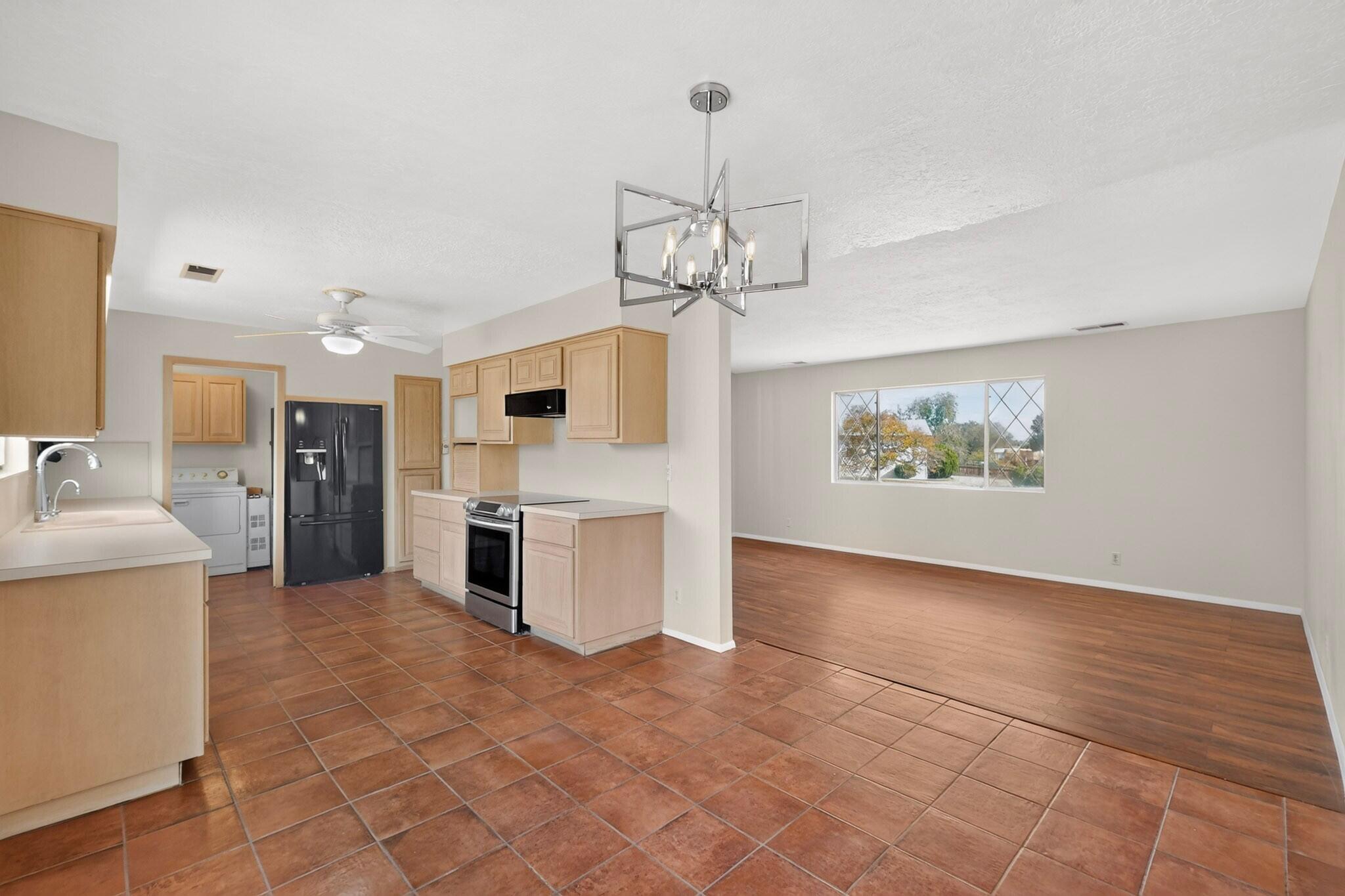 Photo 18 — 307 Santa Elena Road SE