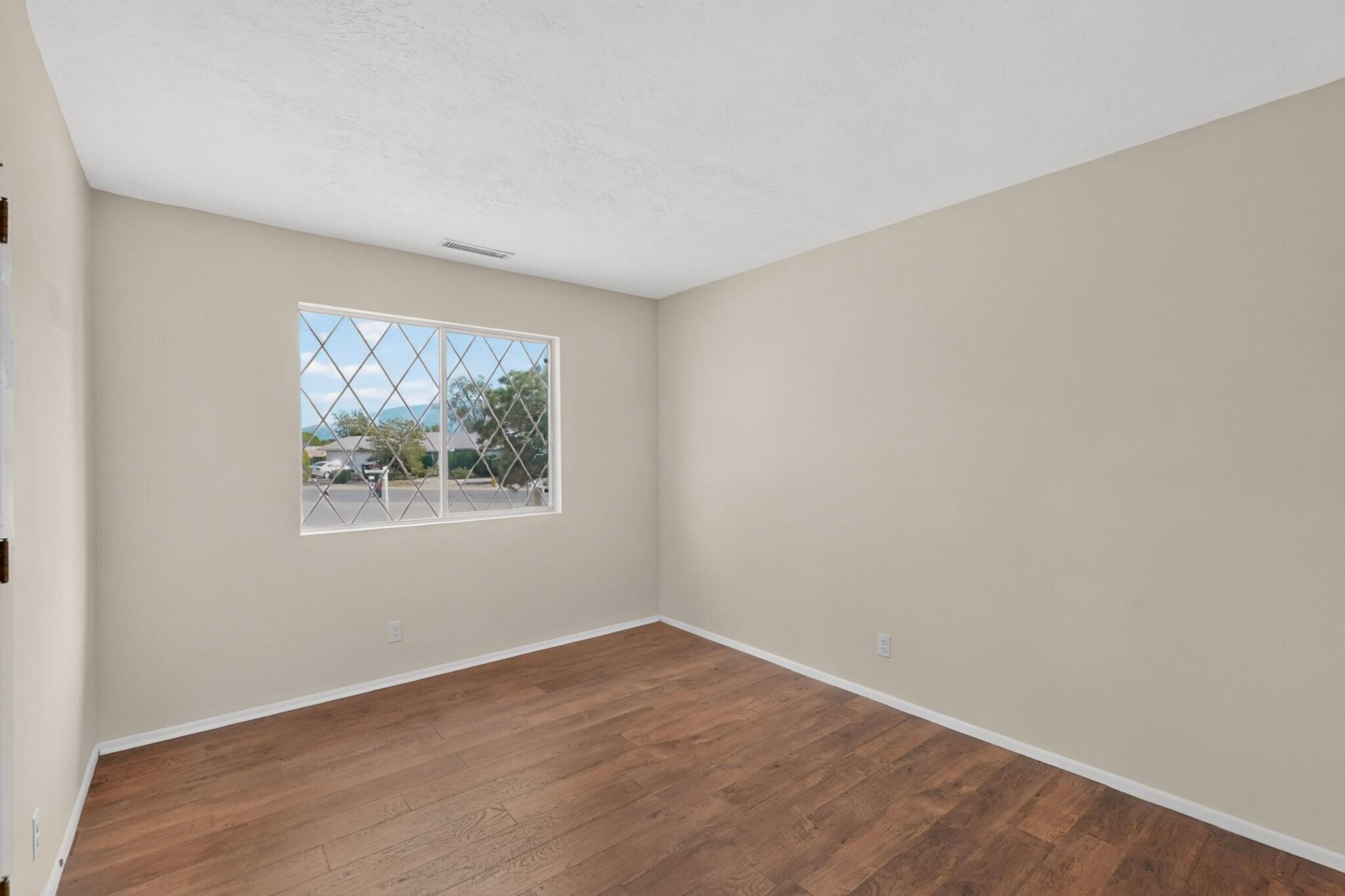 Photo 5 — 307 Santa Elena Road SE