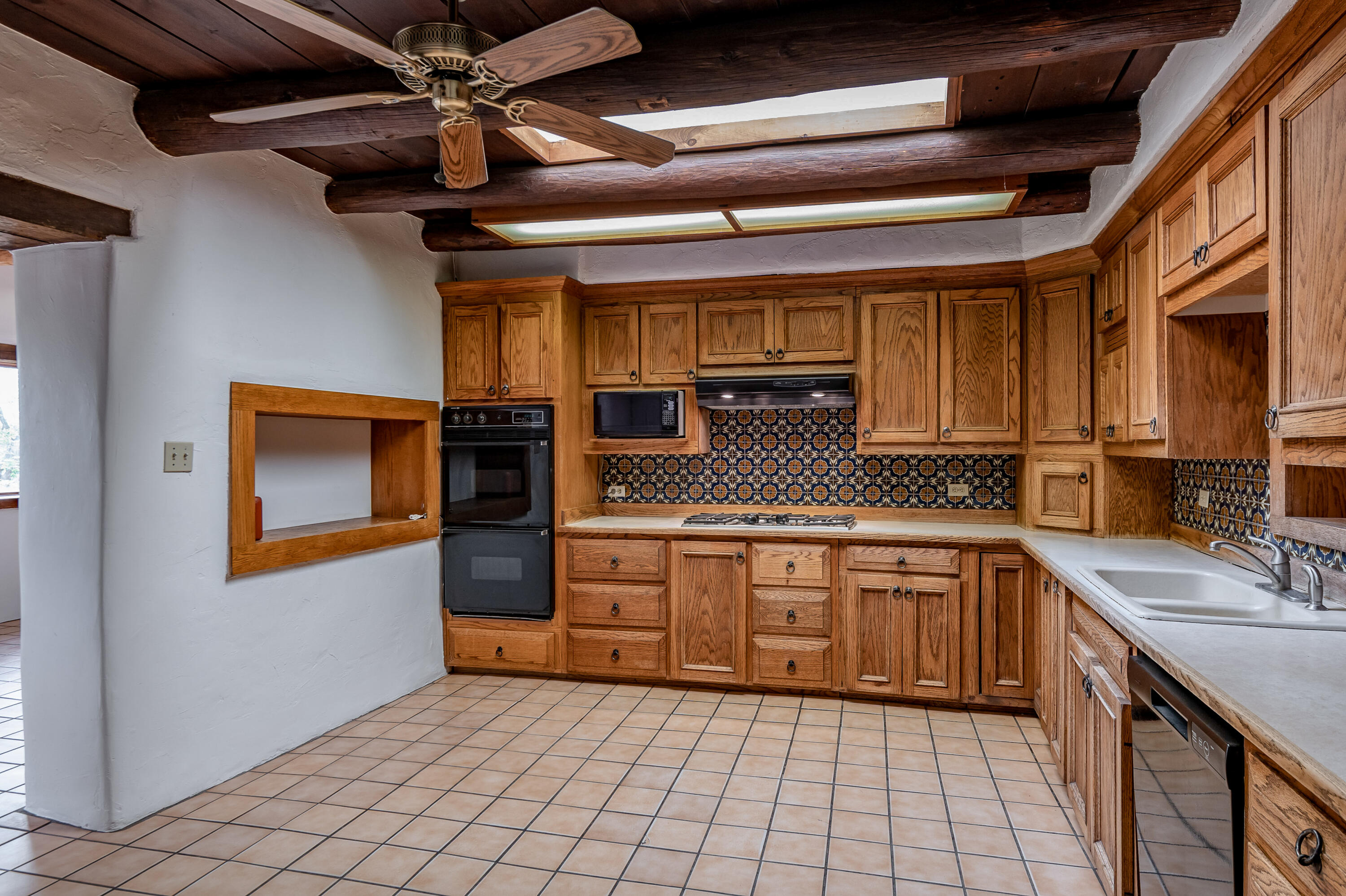 Photo 18 — 3821 Corrales Road