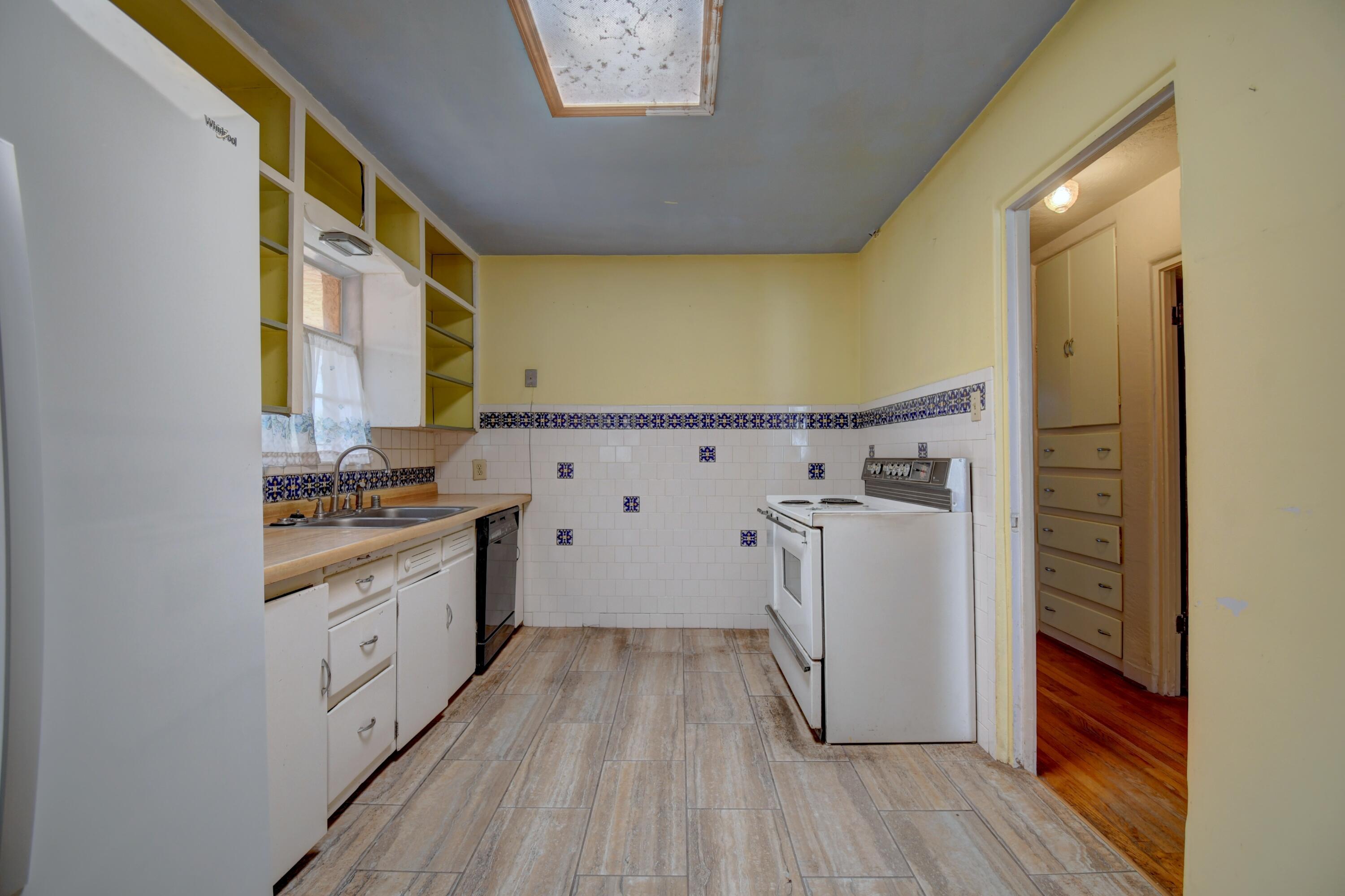 Photo 20 — 505 Bryn Mawr Drive SE