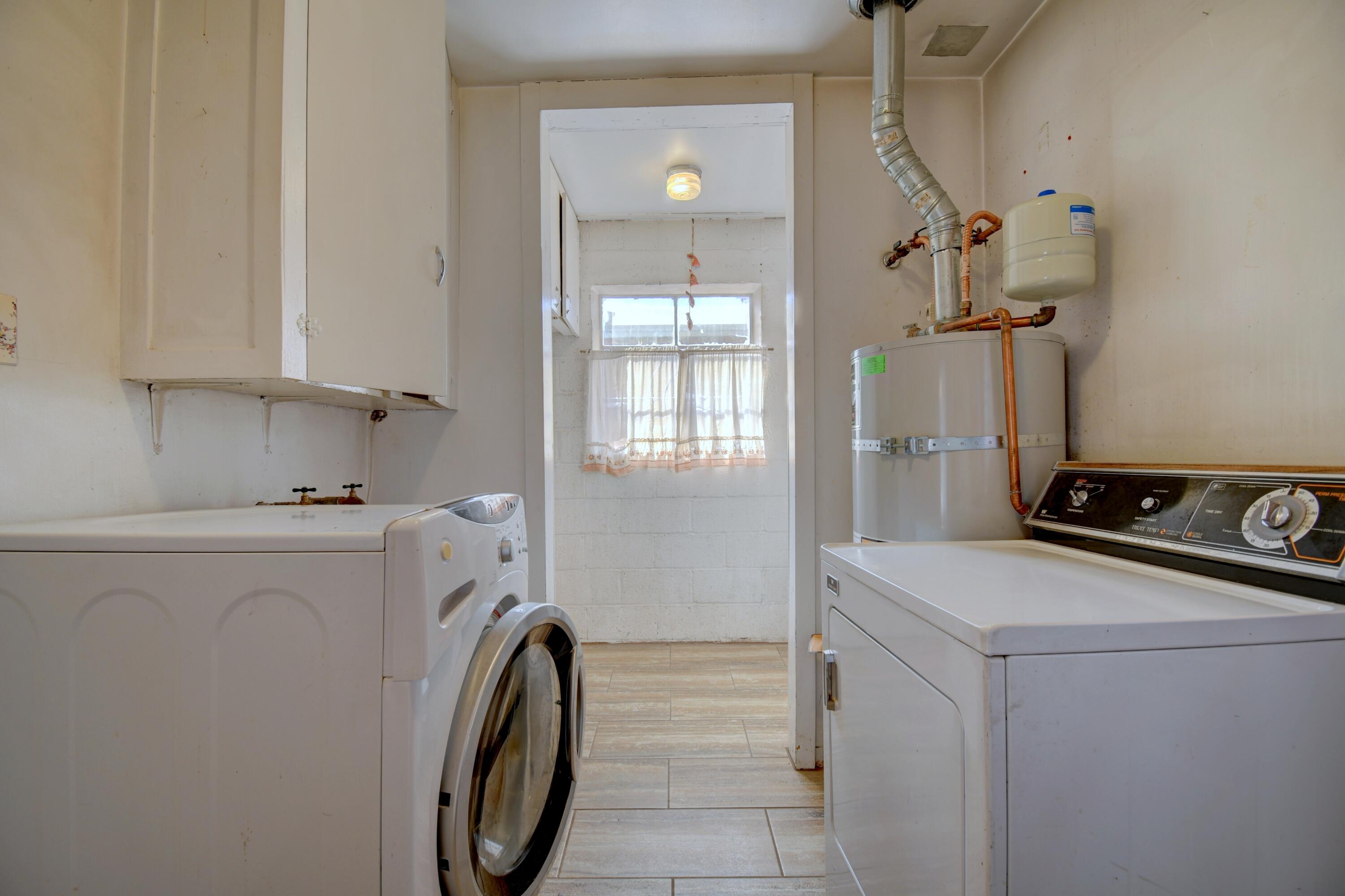 Photo 6 — 505 Bryn Mawr Drive SE