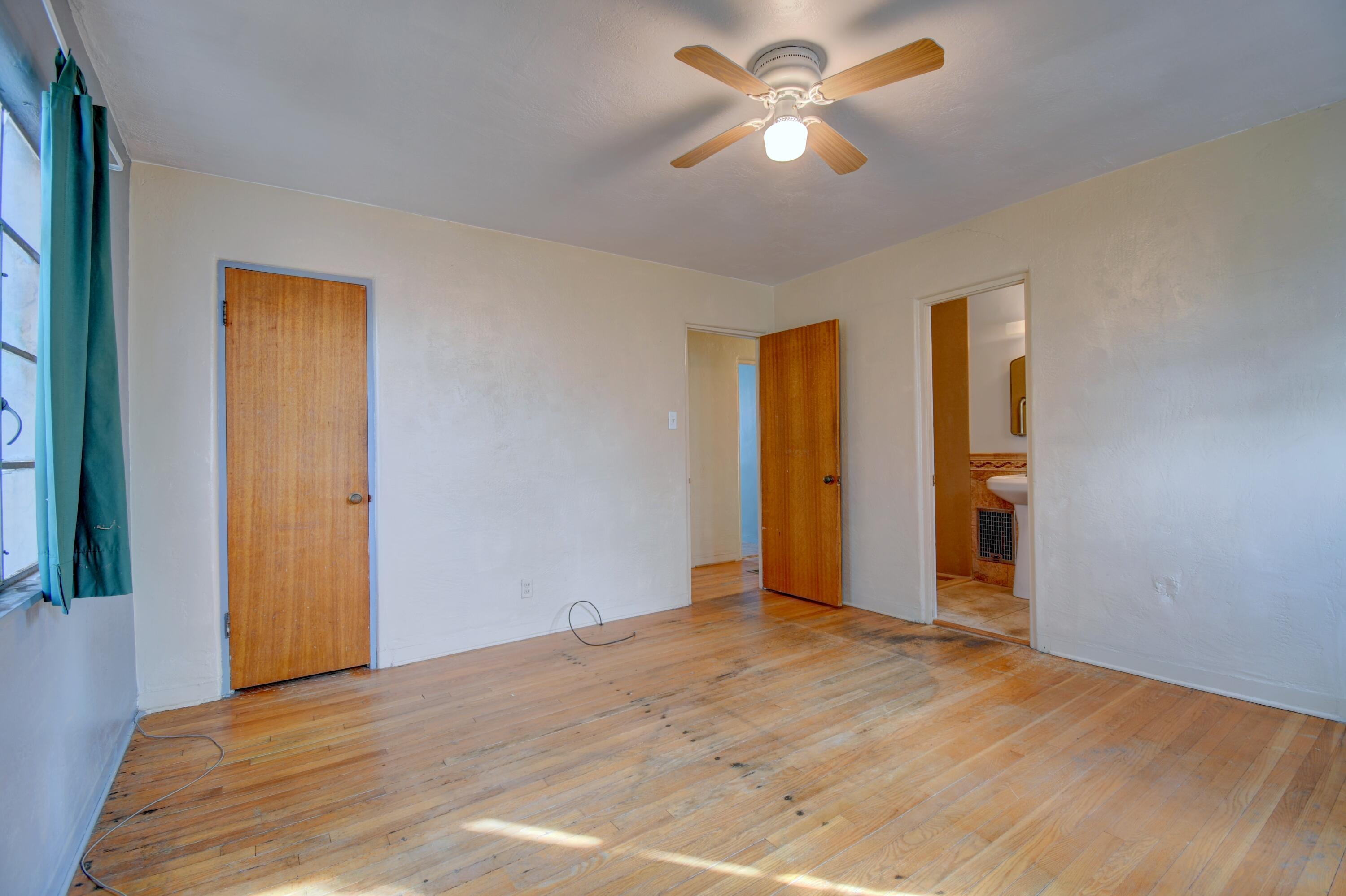 Photo 10 — 505 Bryn Mawr Drive SE