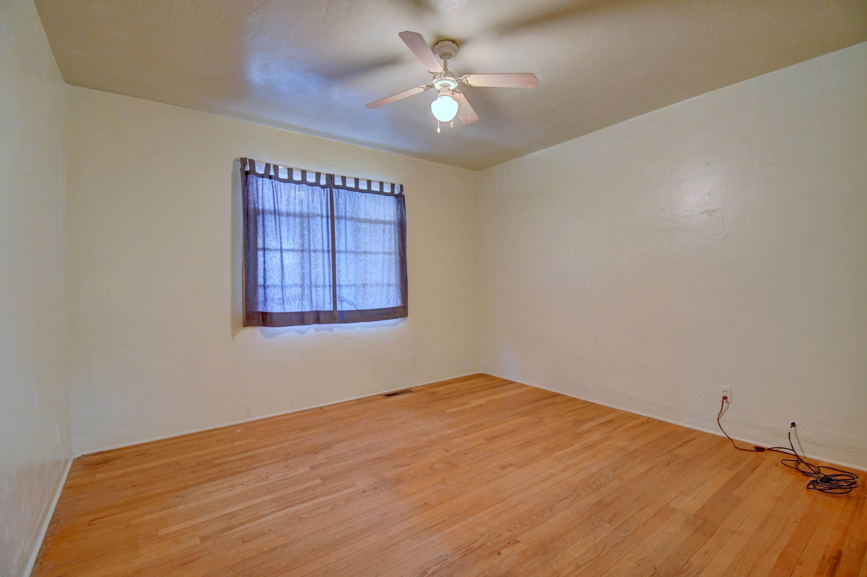 Photo 12 — 505 Bryn Mawr Drive SE