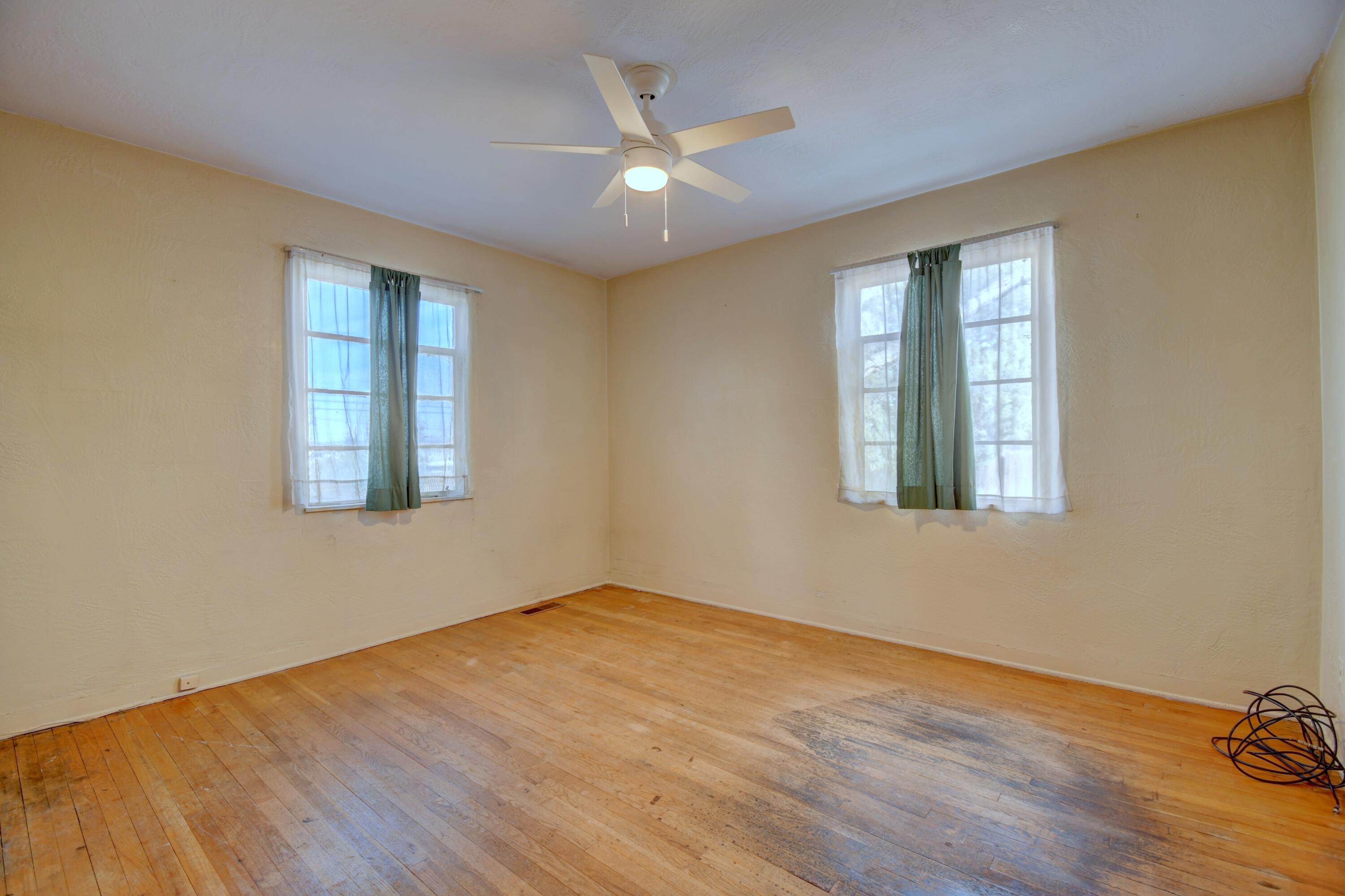 Photo 13 — 505 Bryn Mawr Drive SE
