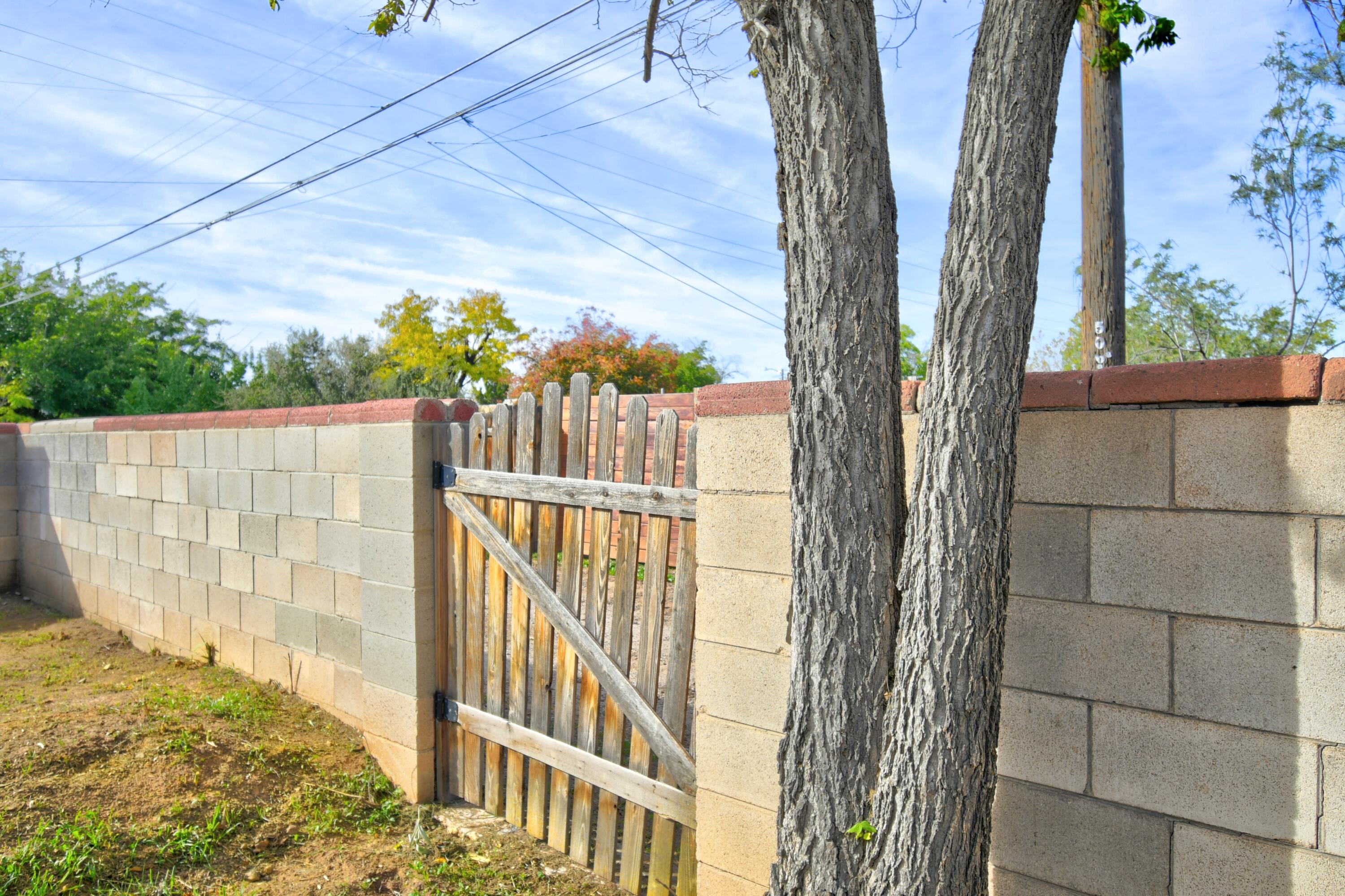 Photo 14 — 505 Bryn Mawr Drive SE