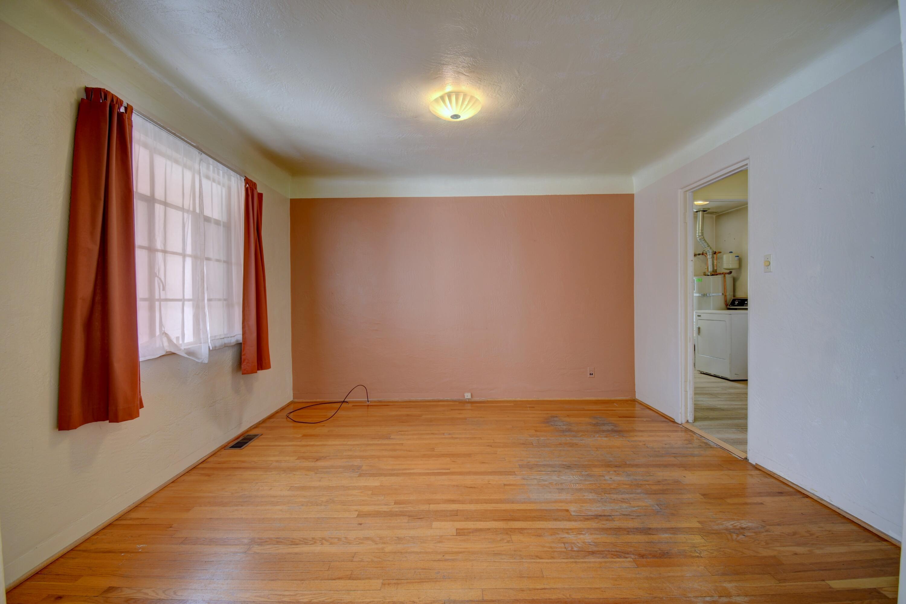 Photo 18 — 505 Bryn Mawr Drive SE