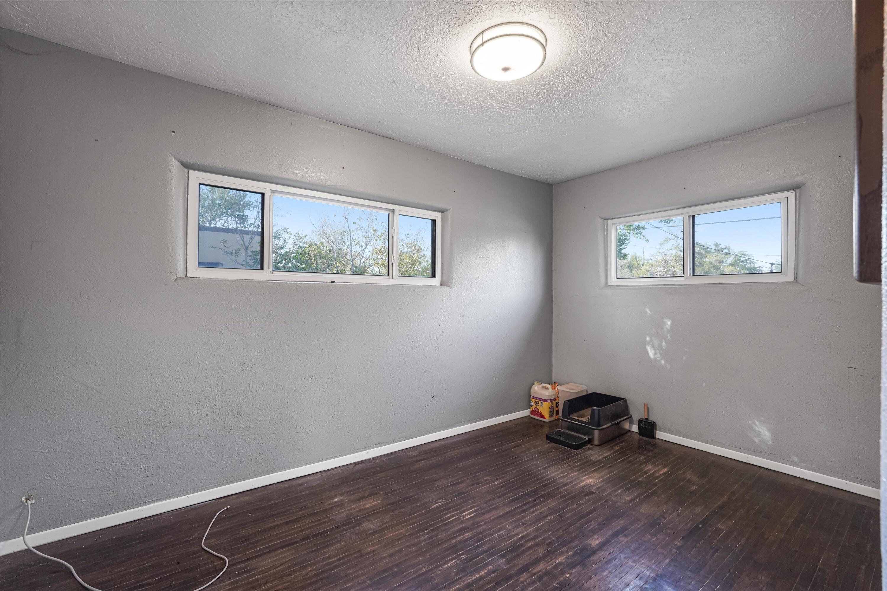 Photo 4 — 241 Cagua Drive NE