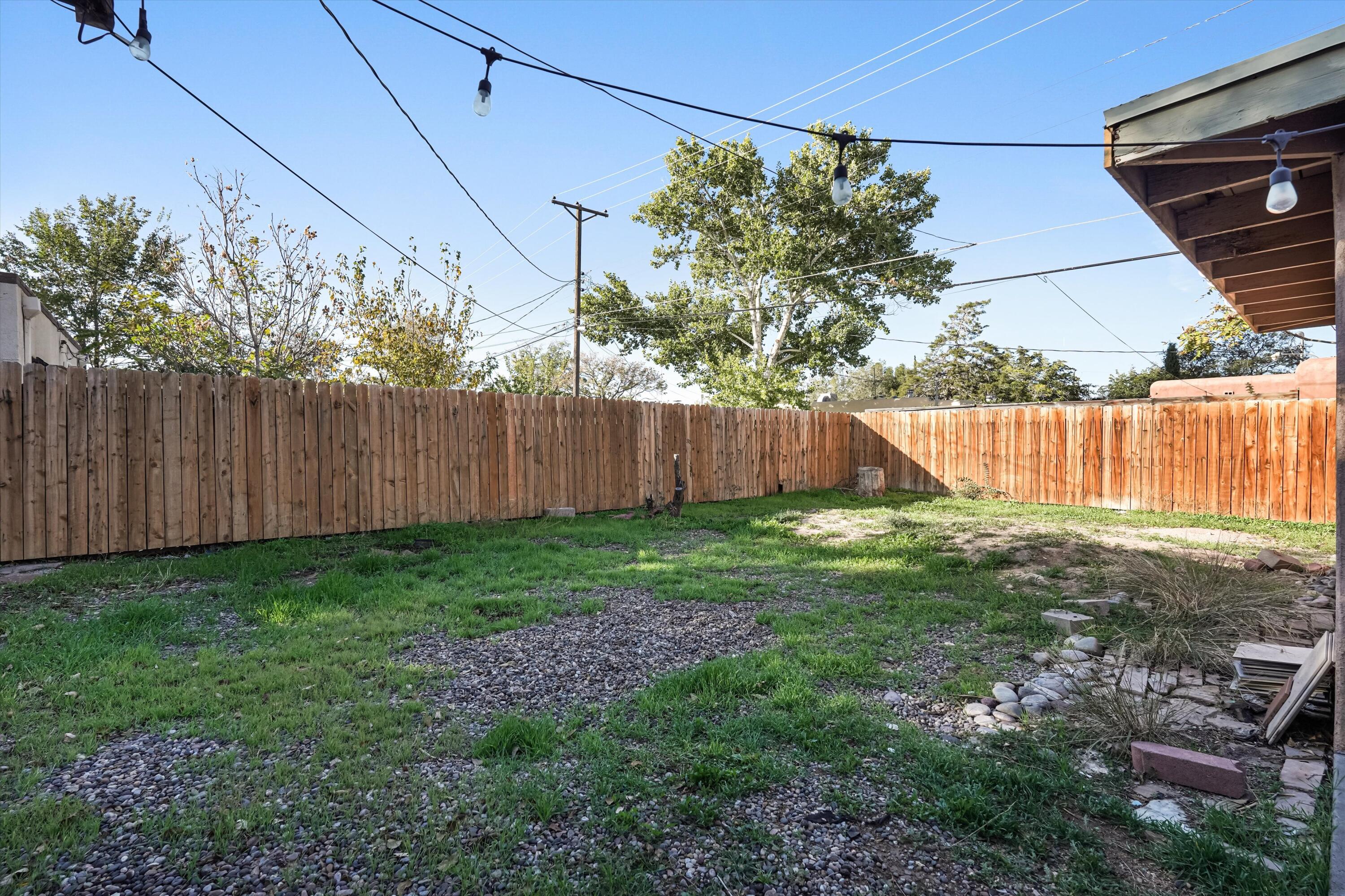 Photo 8 — 241 Cagua Drive NE