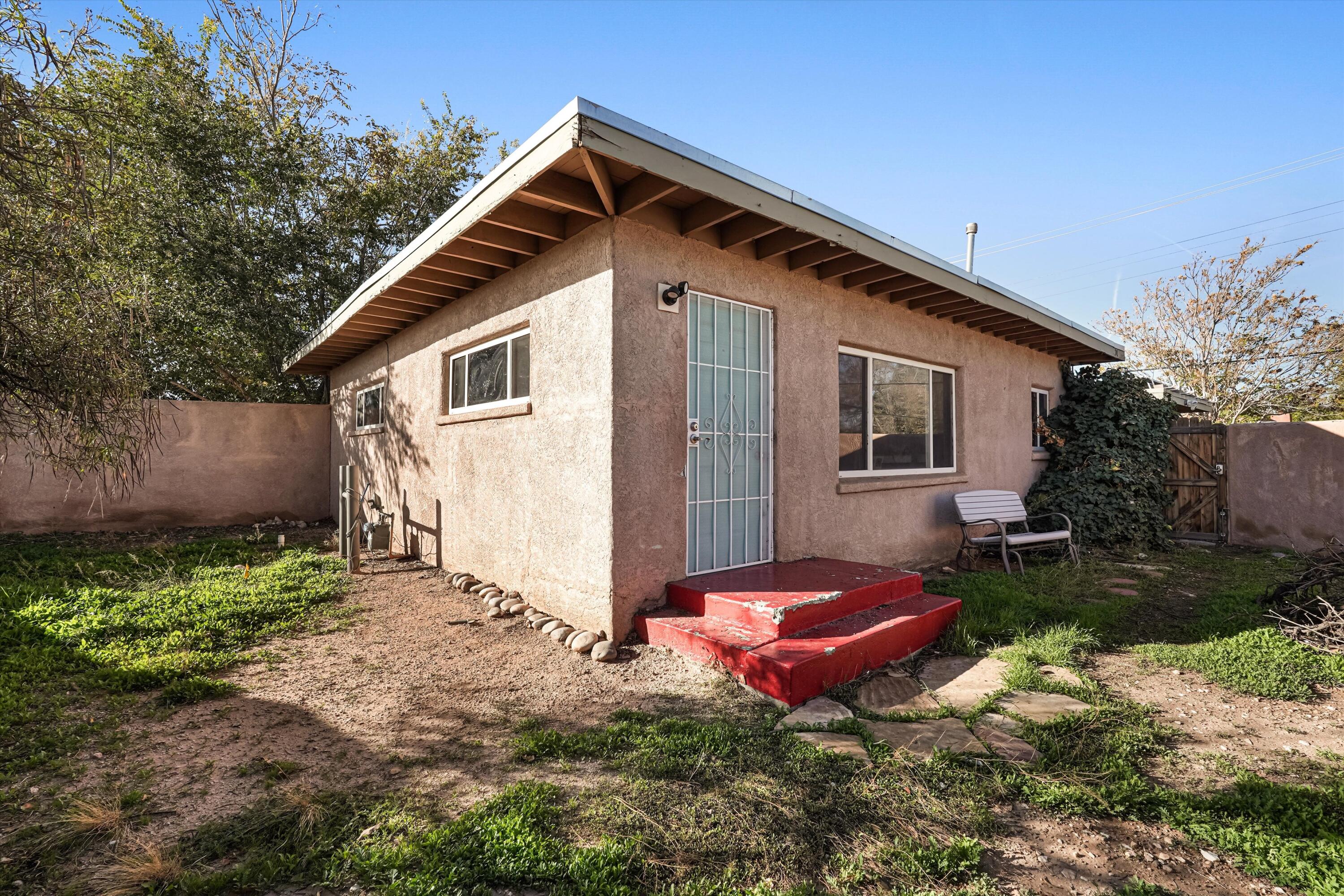 Photo 13 — 241 Cagua Drive NE