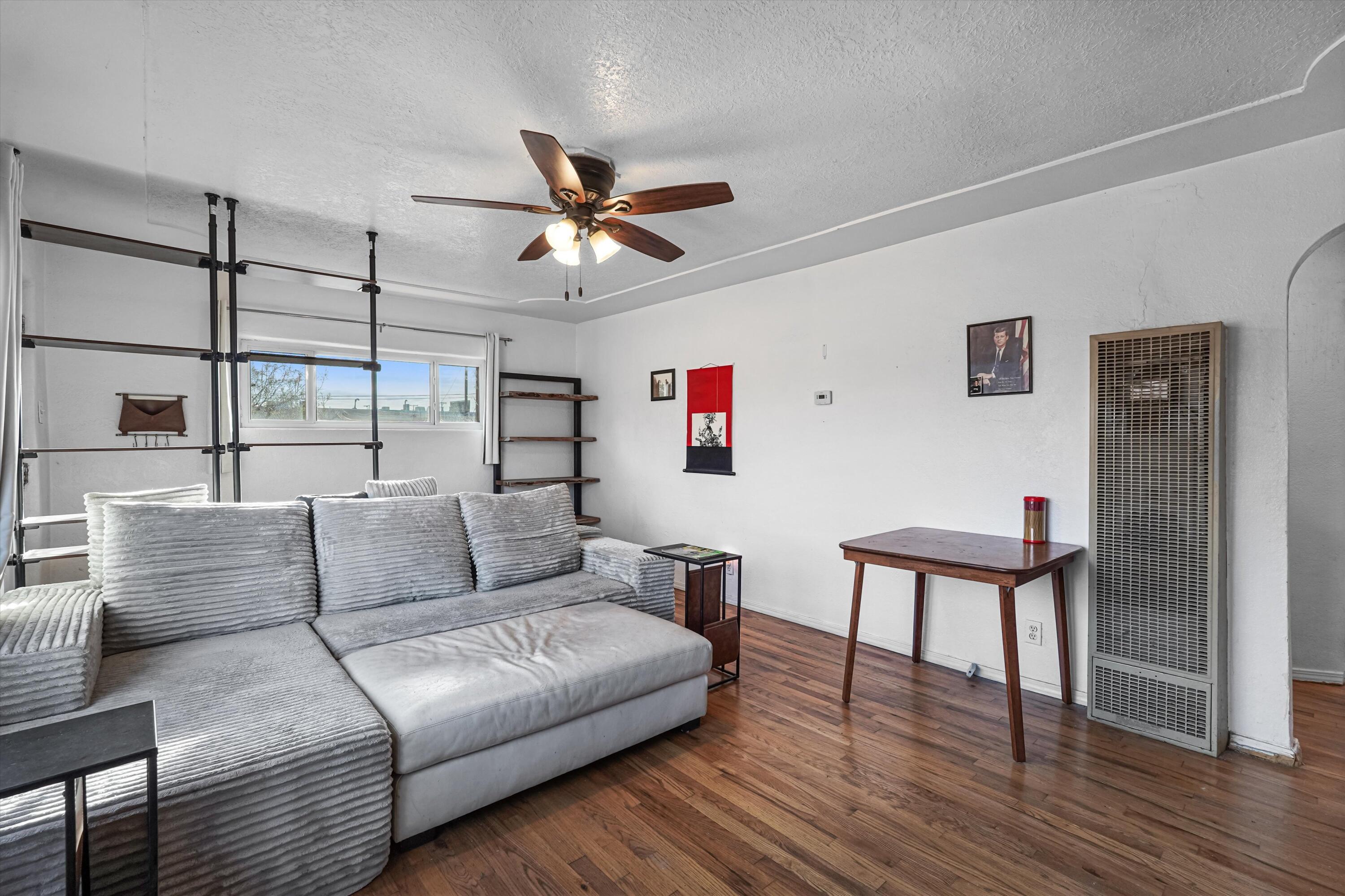 Photo 18 — 241 Cagua Drive NE