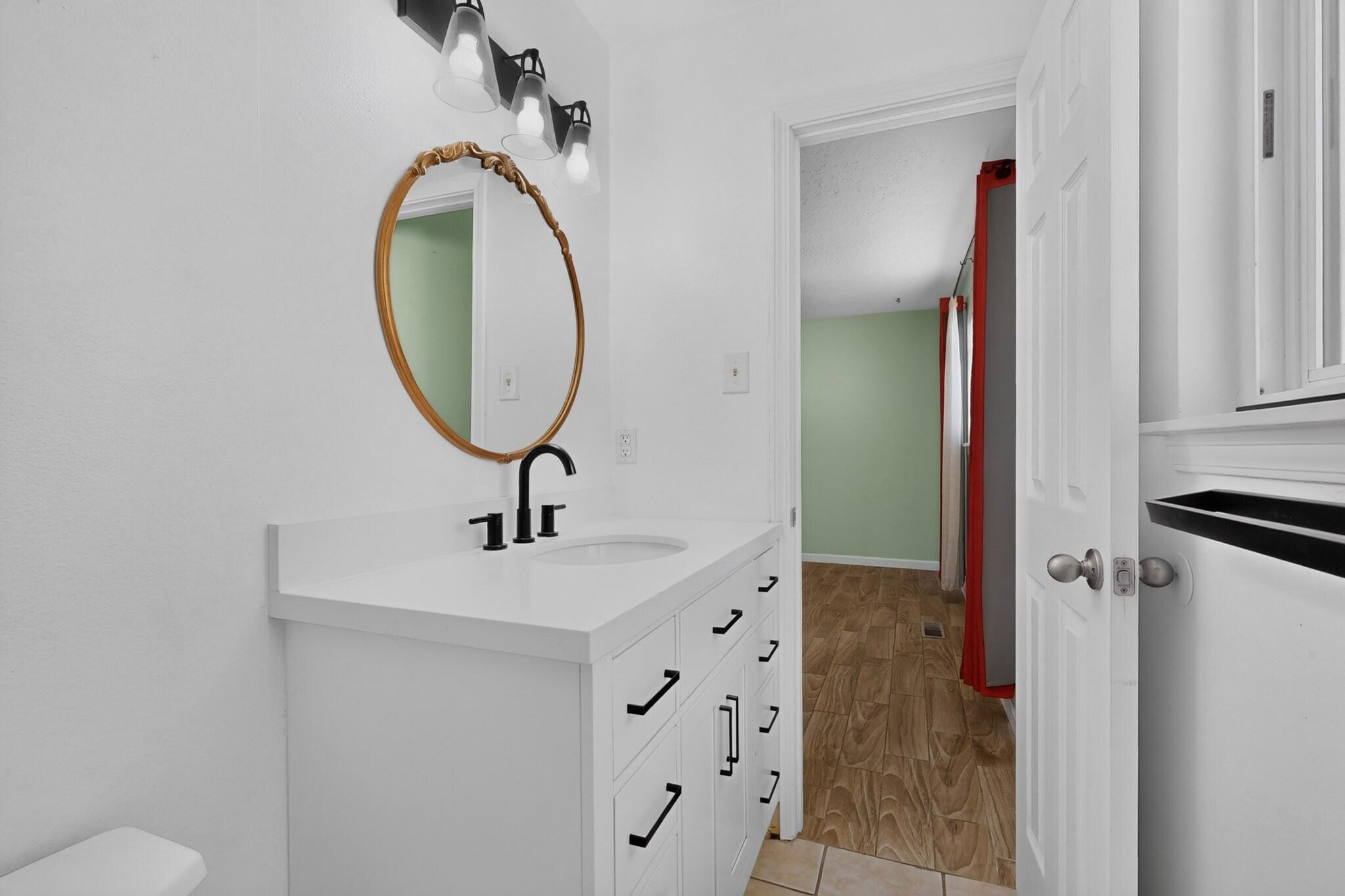 Photo 18 — 6325 Loftus Avenue NE