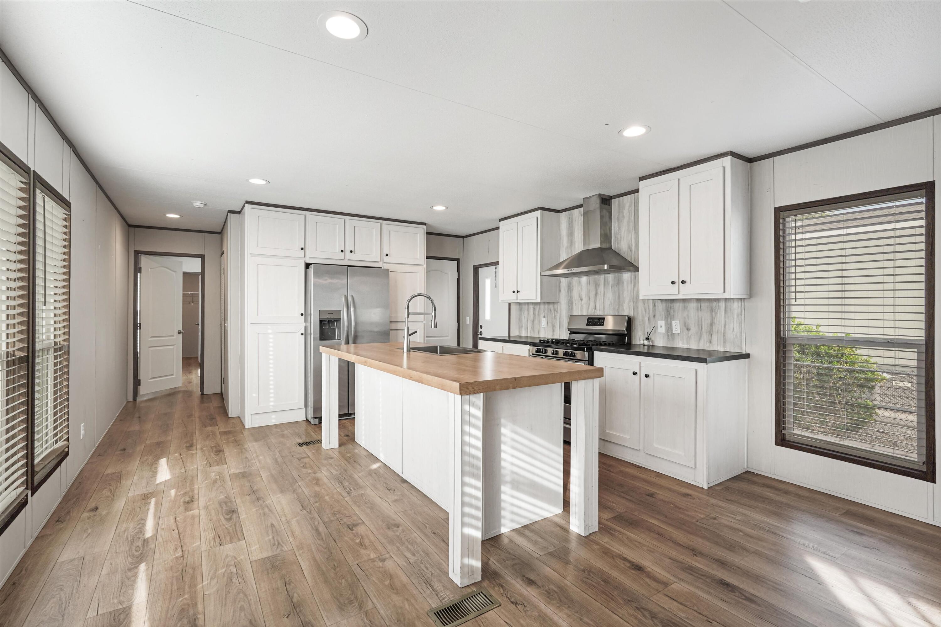 7401 San Pedro Drive NE TRLR 64, Albuquerque, NM 87109