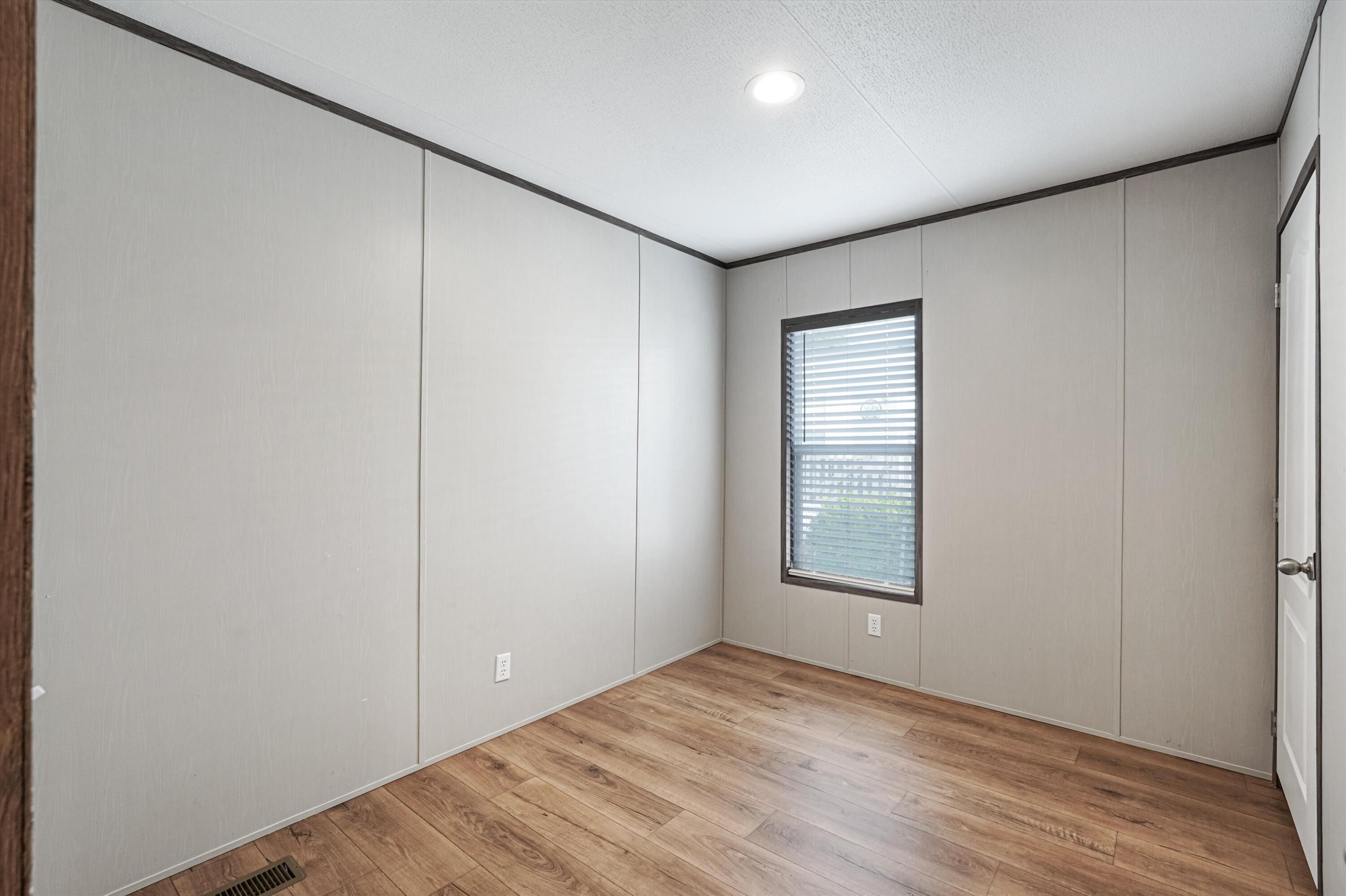 Photo 14 — 7401 San Pedro Drive NE TRLR 64