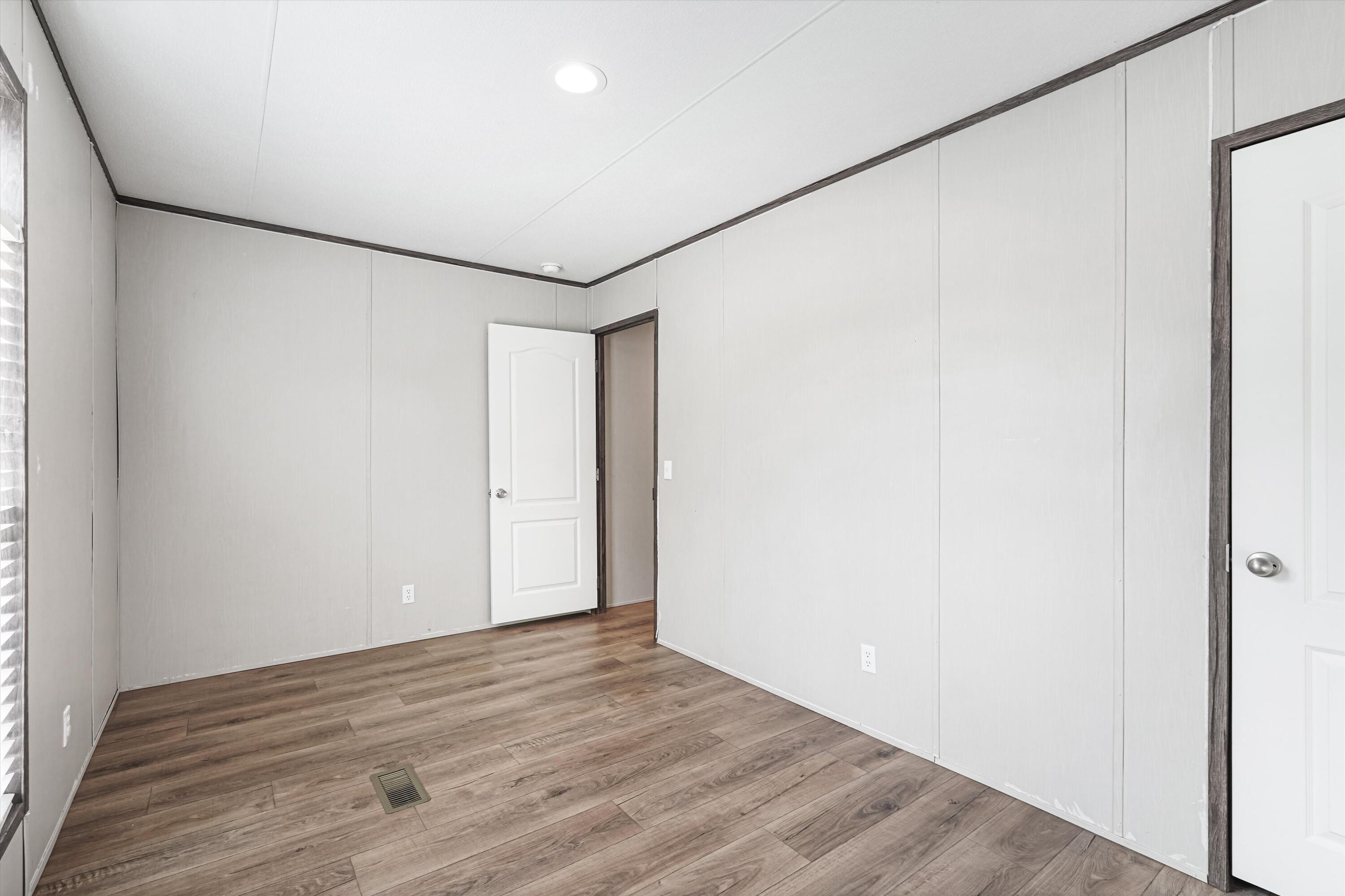 Photo 18 — 7401 San Pedro Drive NE TRLR 64