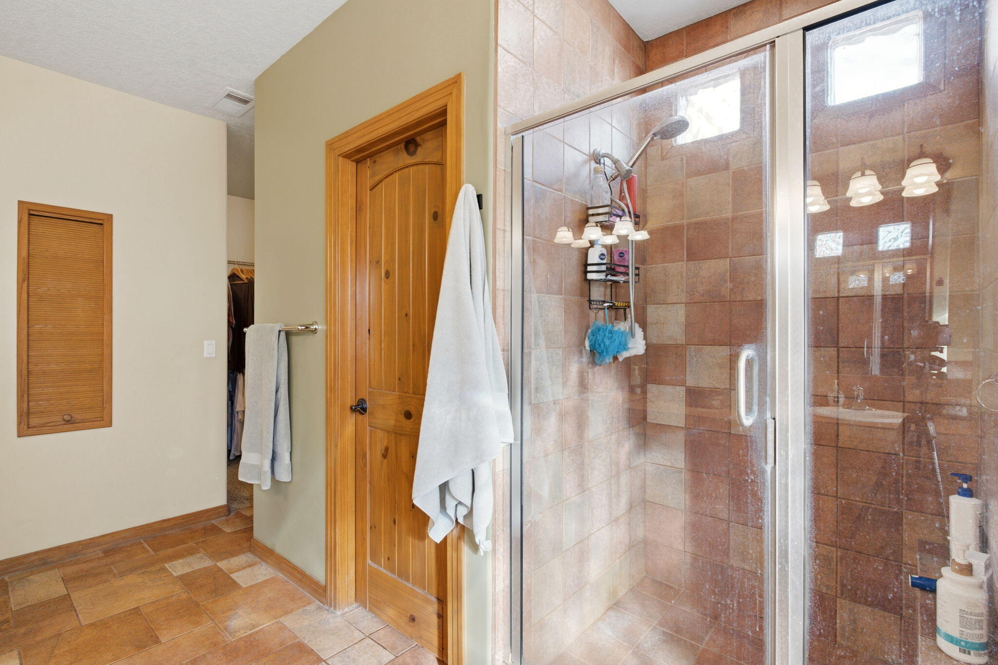 Photo 19 — 8011 4th Street NW